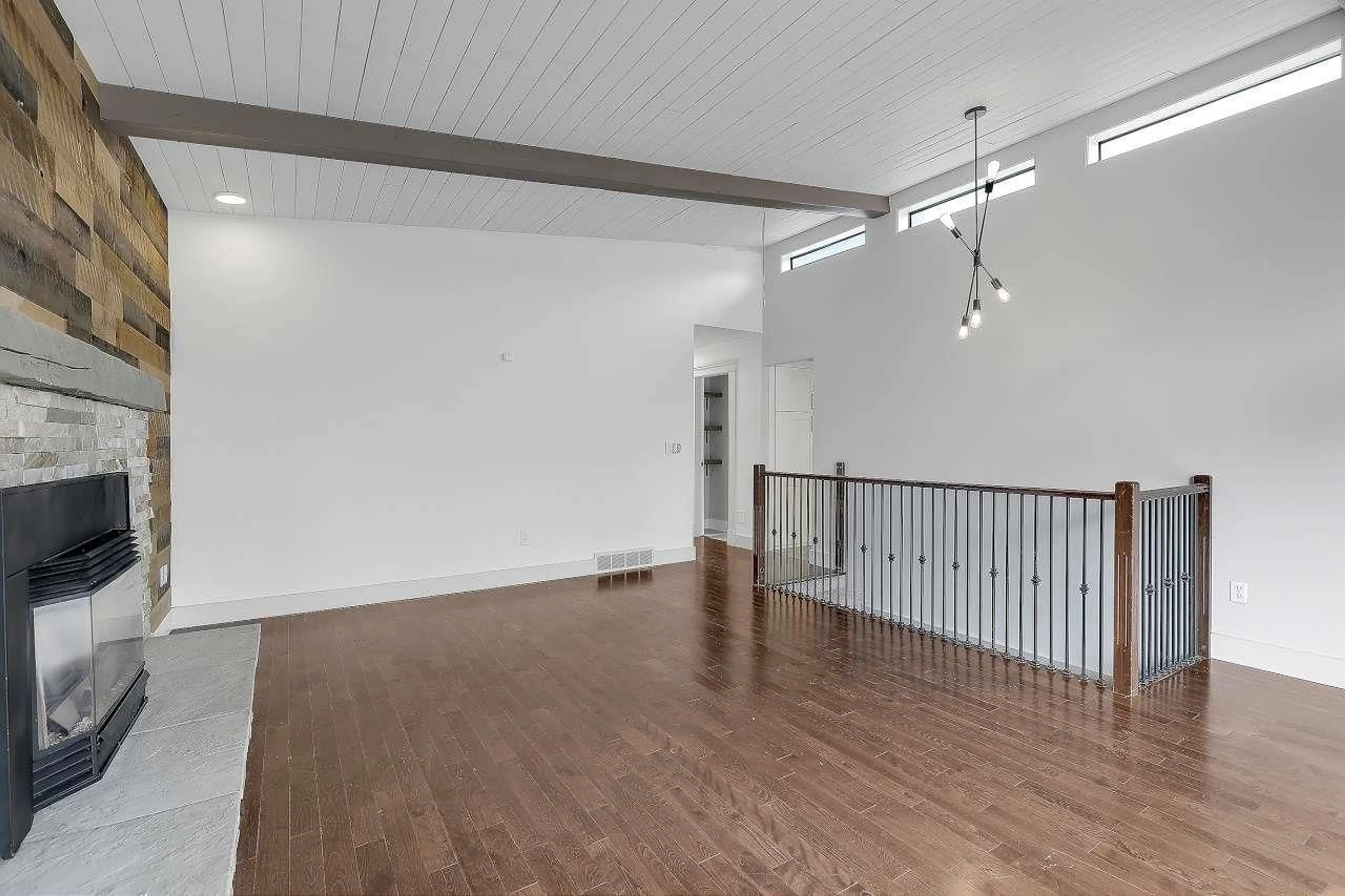 Indoor foyer for 34076 LARCH, Abbotsford British Columbia V2S2P5