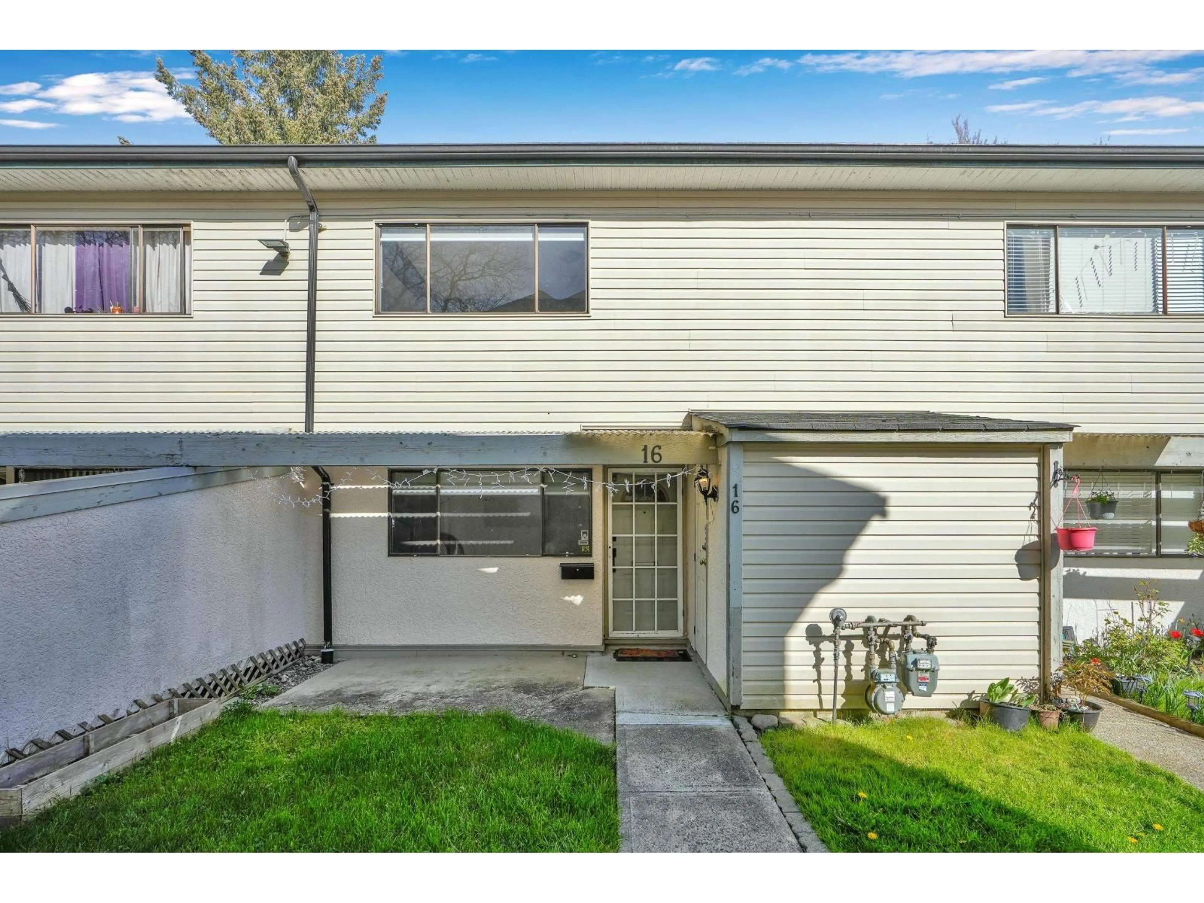 Unknown for 16 - 5271 204, Langley British Columbia V3A5X1