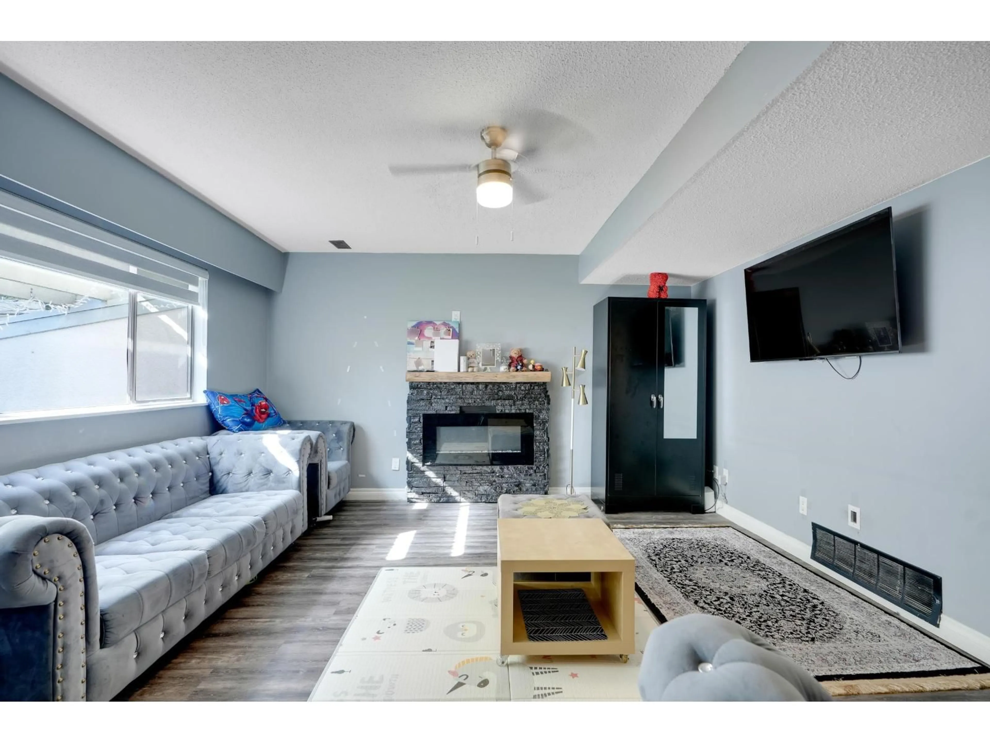 Living room with furniture, unknown for 16 - 5271 204, Langley British Columbia V3A5X1