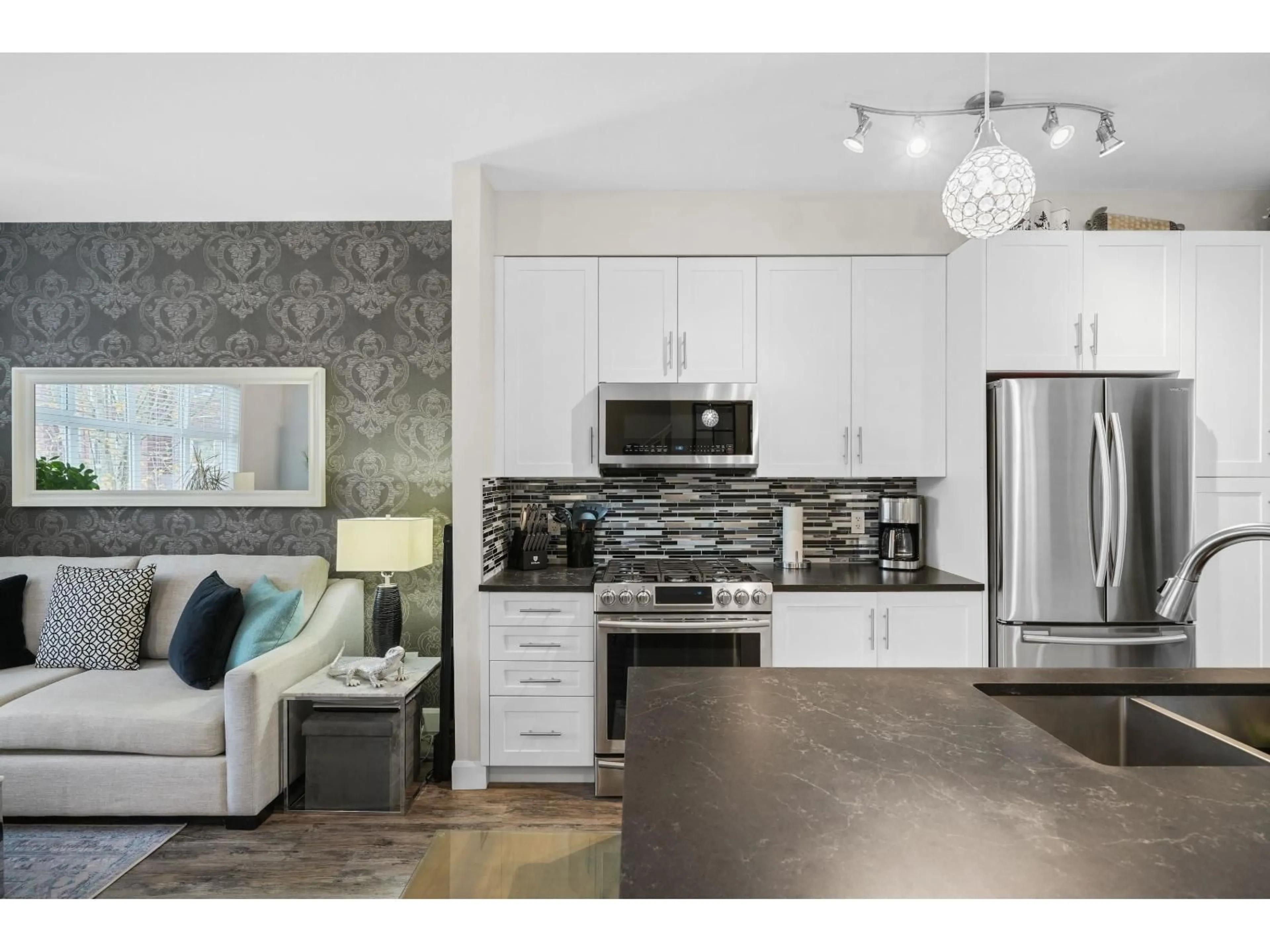 Open concept kitchen, unknown for 99 - 18777 68A, Surrey British Columbia V4N0Z7