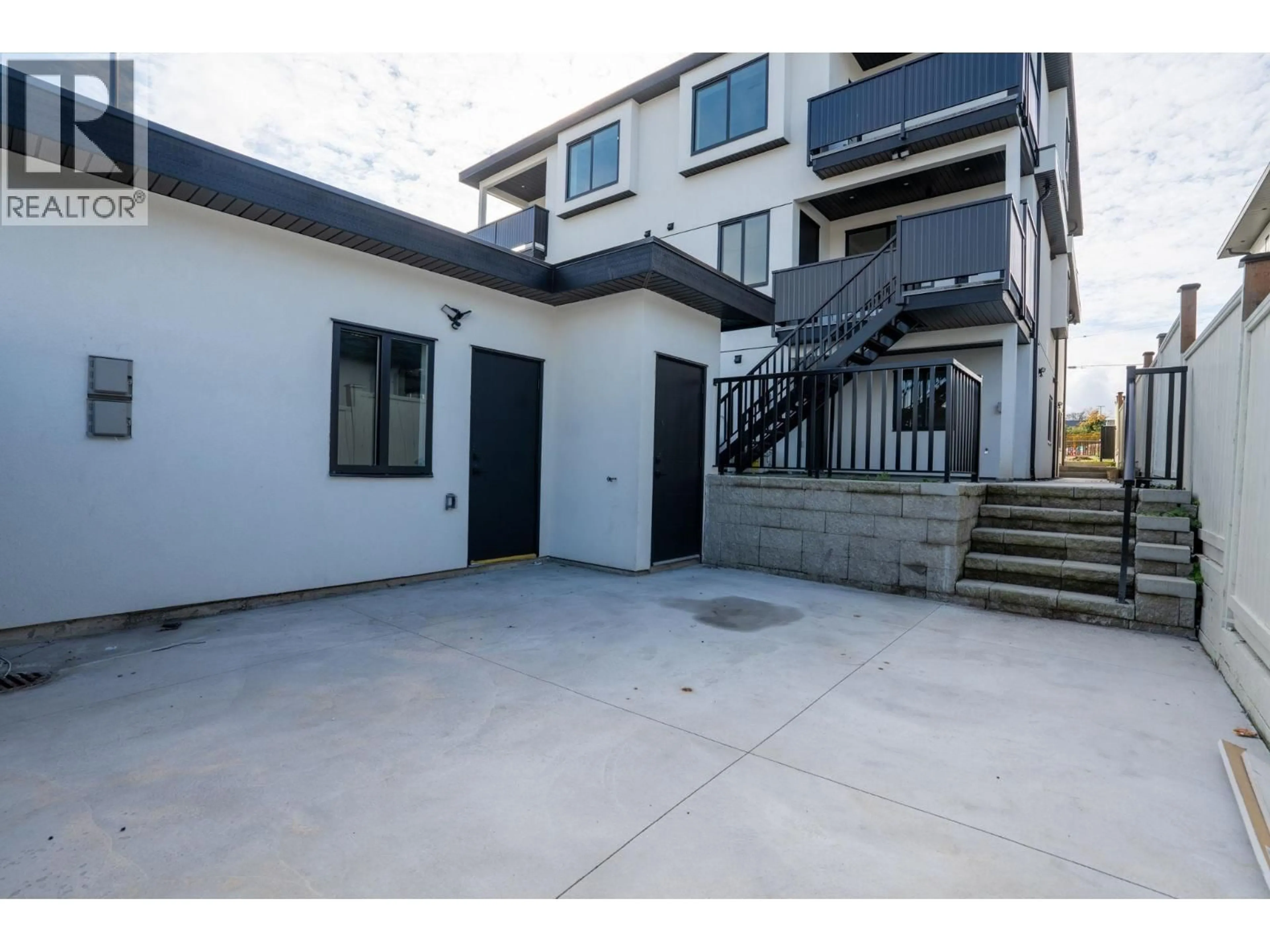 Unknown for 5685 LAUREL STREET, Burnaby British Columbia V5G1N4