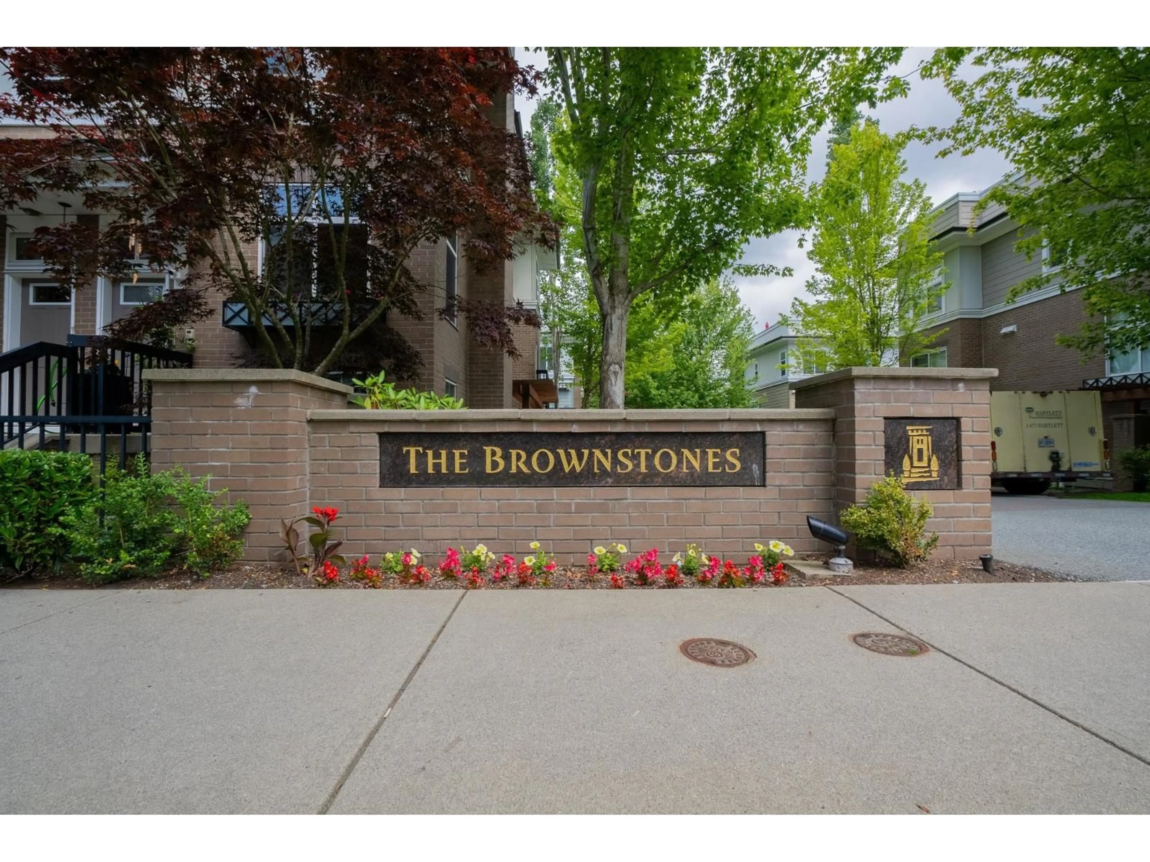 Indoor foyer for 15 - 15833 26, Surrey British Columbia V3Z2X5