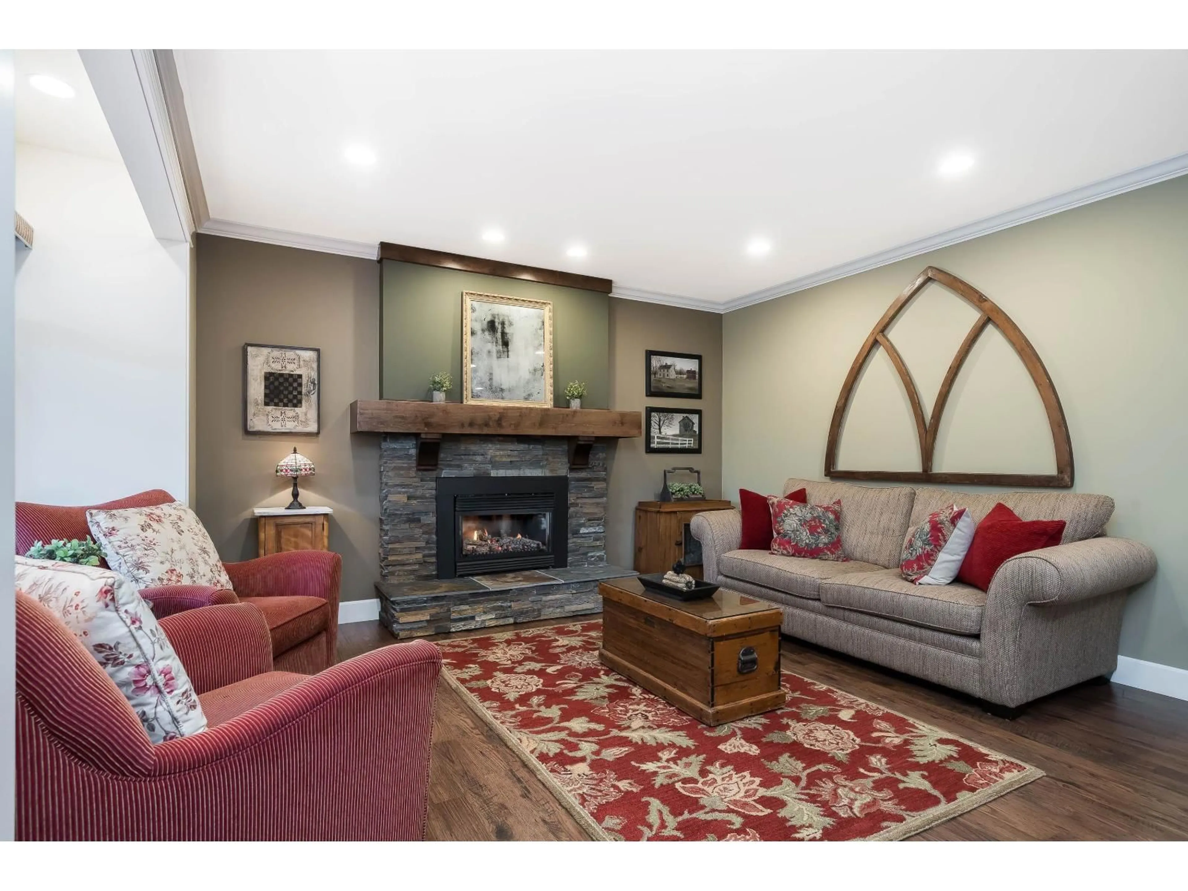 Living room with furniture, unknown for 4611 198C, Langley British Columbia V3A5Z7