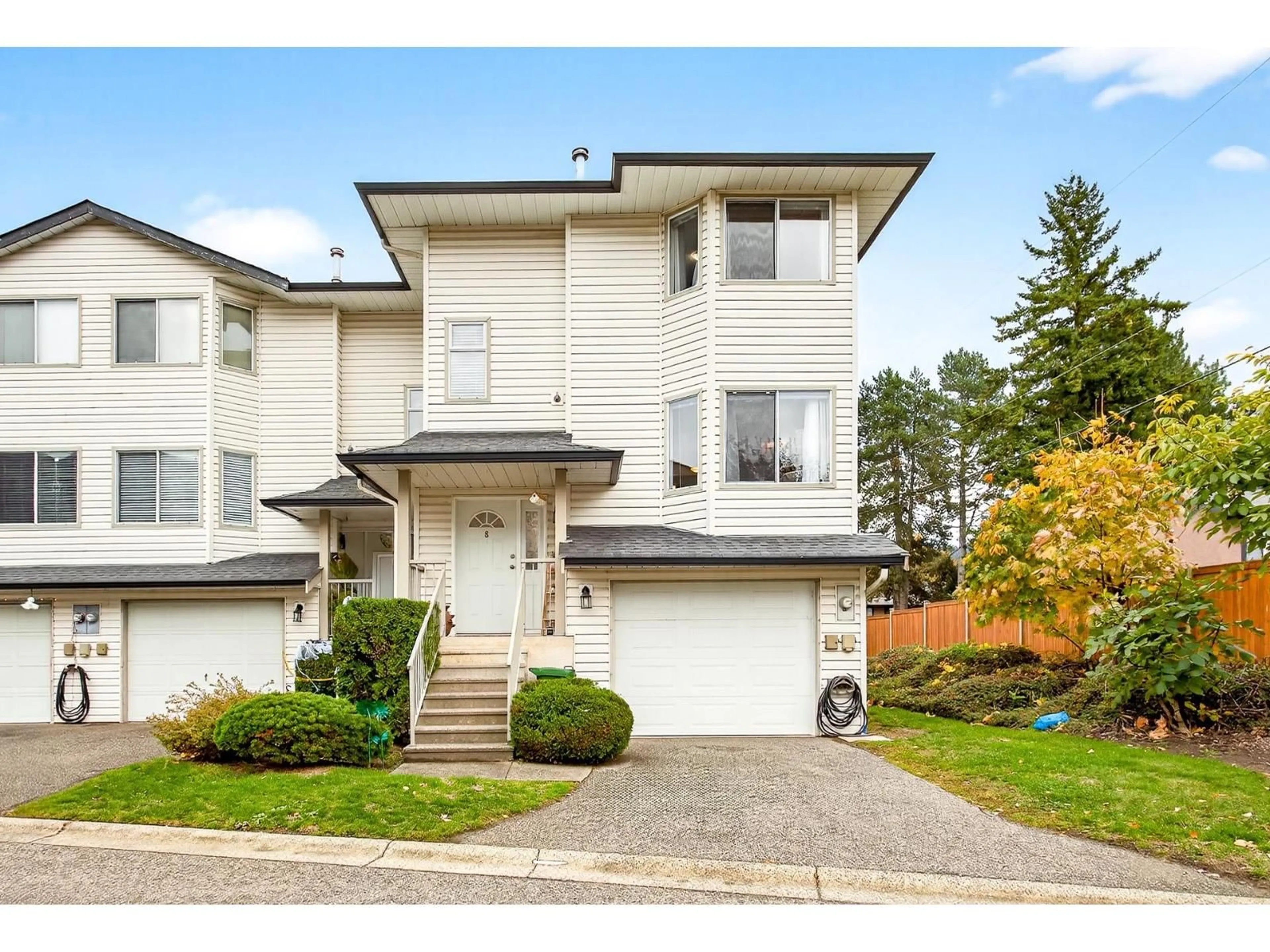 Home with vinyl exterior material, street for 8 - 5904 VEDDER ROAD, Chilliwack British Columbia V2R3E7