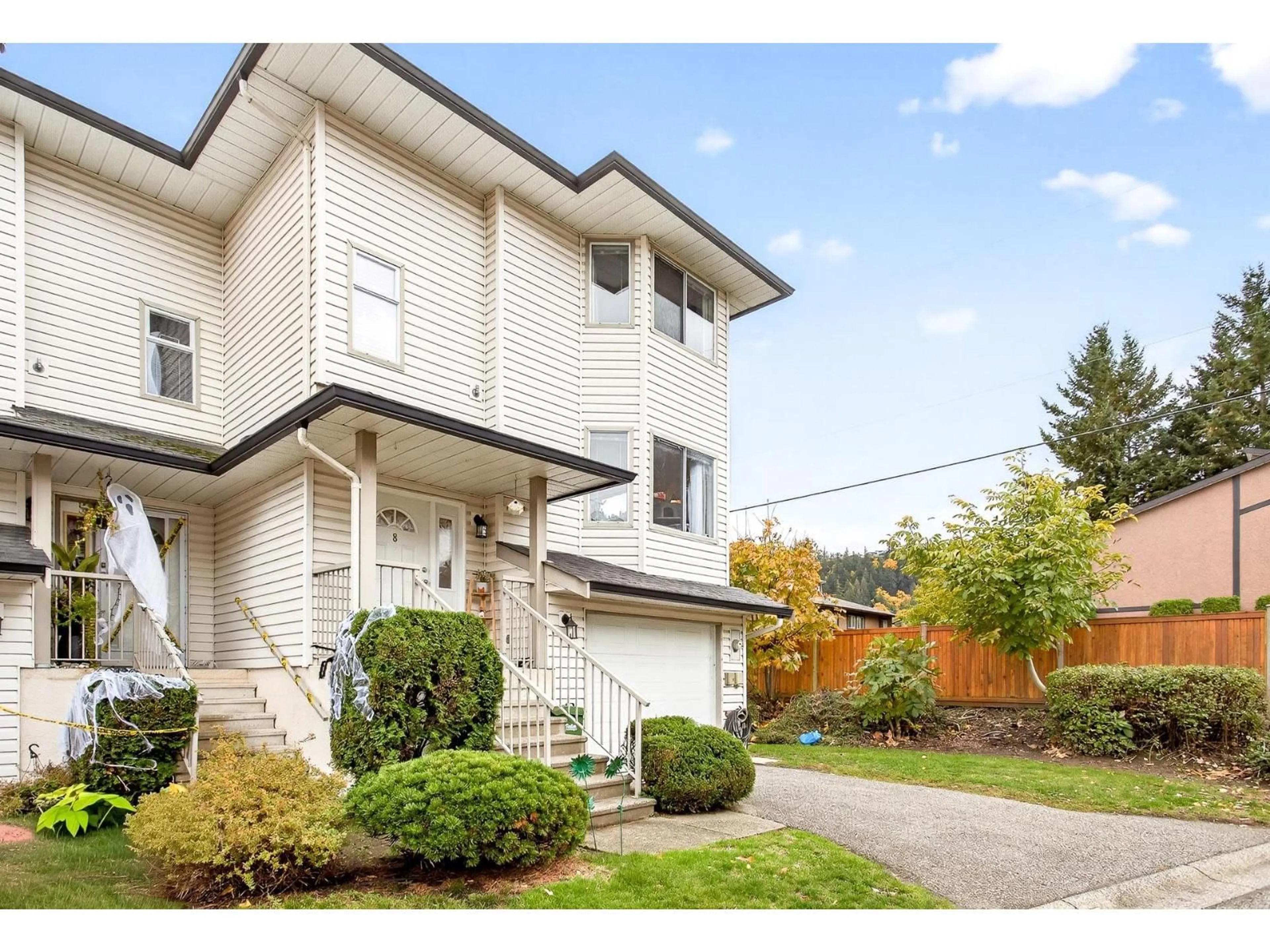 Home with vinyl exterior material, street for 8 - 5904 VEDDER ROAD, Chilliwack British Columbia V2R3E7