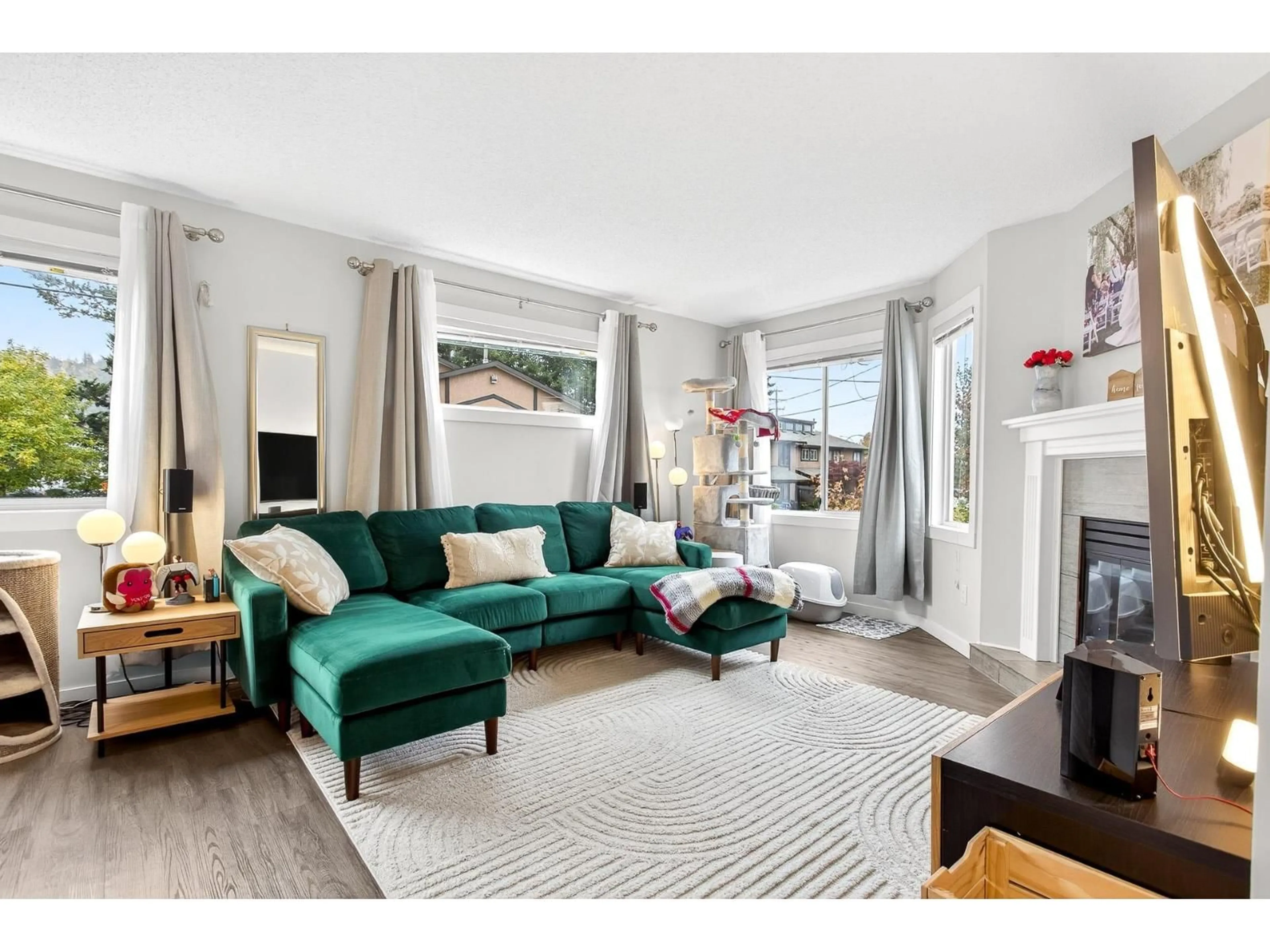 Living room with furniture, unknown for 8 - 5904 VEDDER ROAD, Chilliwack British Columbia V2R3E7