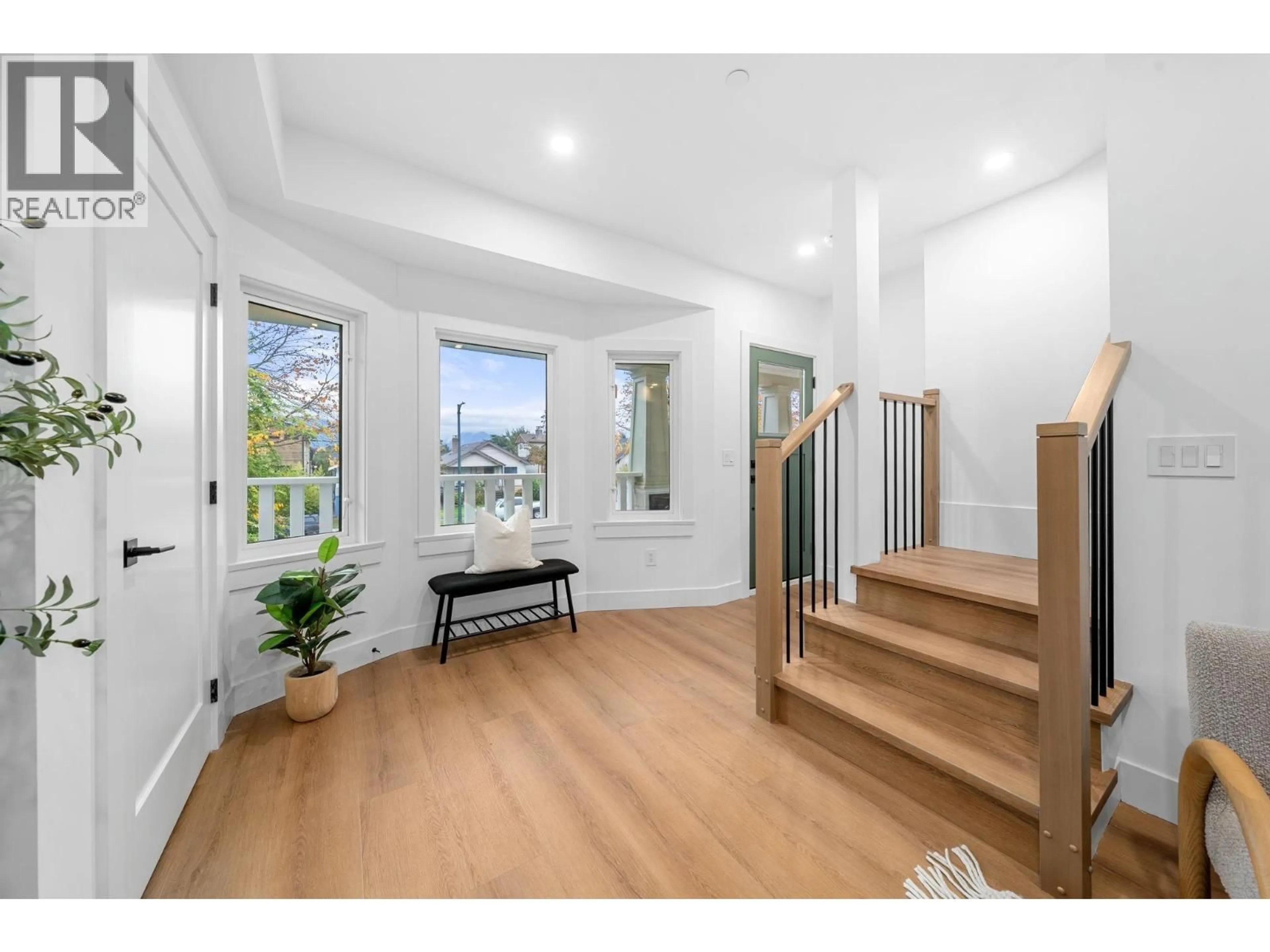Indoor entryway for 2528 MCGILL STREET, Vancouver British Columbia V5K1H1