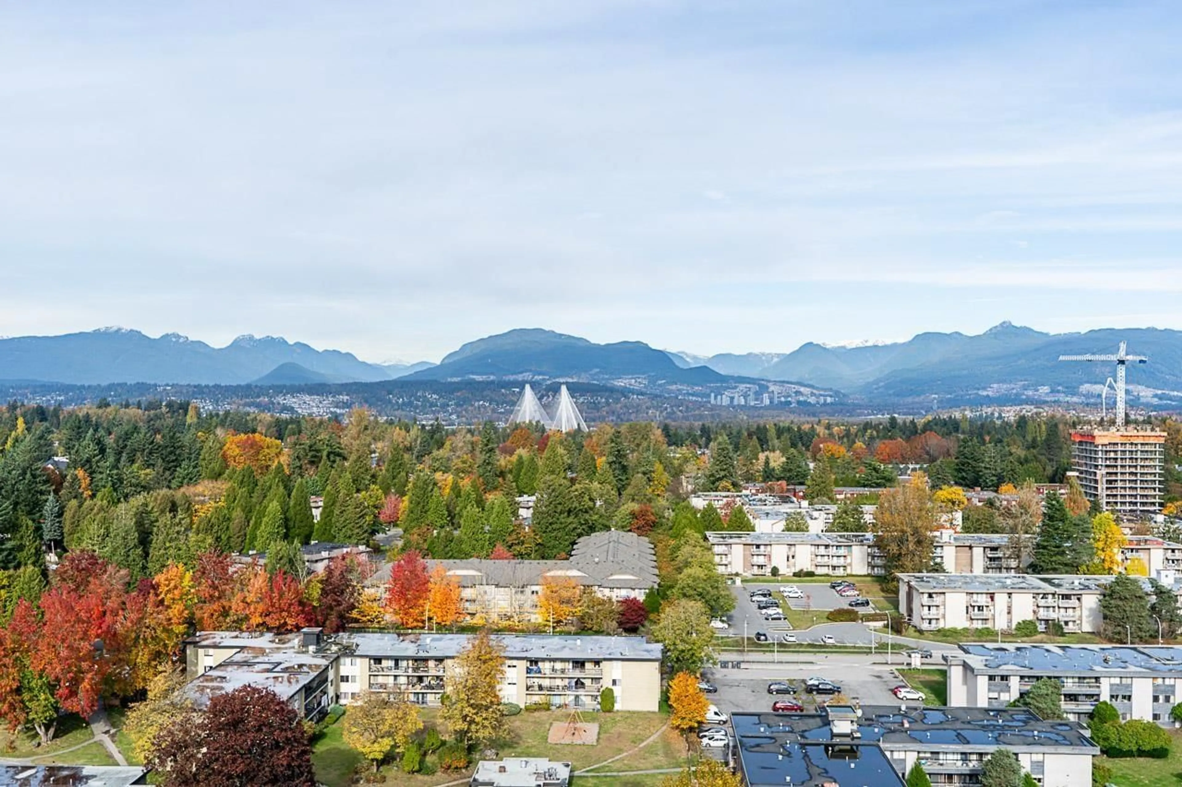 A pic from outside/outdoor area/front of a property/back of a property/a pic from drone, mountain view for 2001 - 14881 103A, Surrey British Columbia V3R0M5