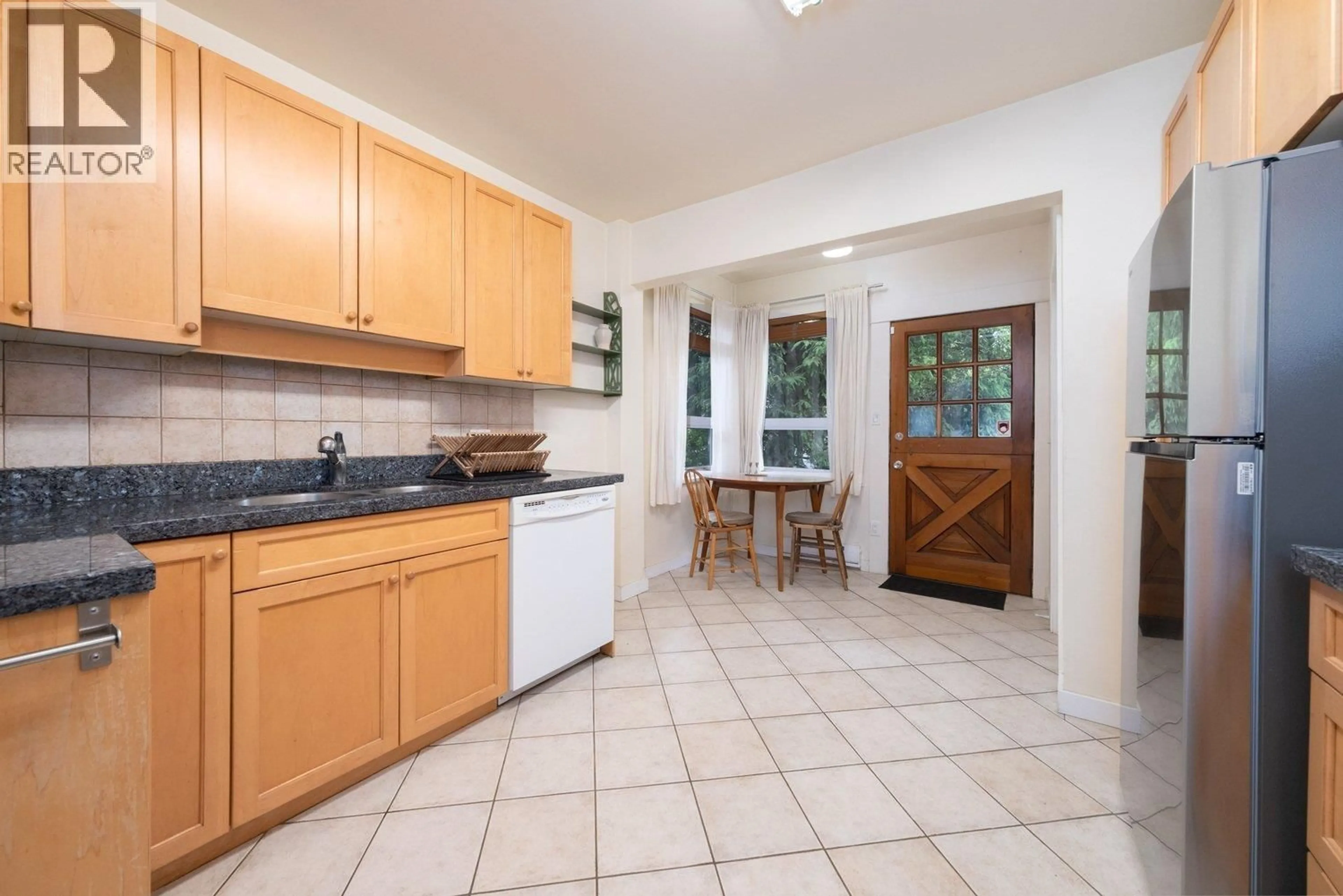Standard kitchen, ceramic/tile floor for 1449 10TH AVENUE, Vancouver British Columbia V5N1X4