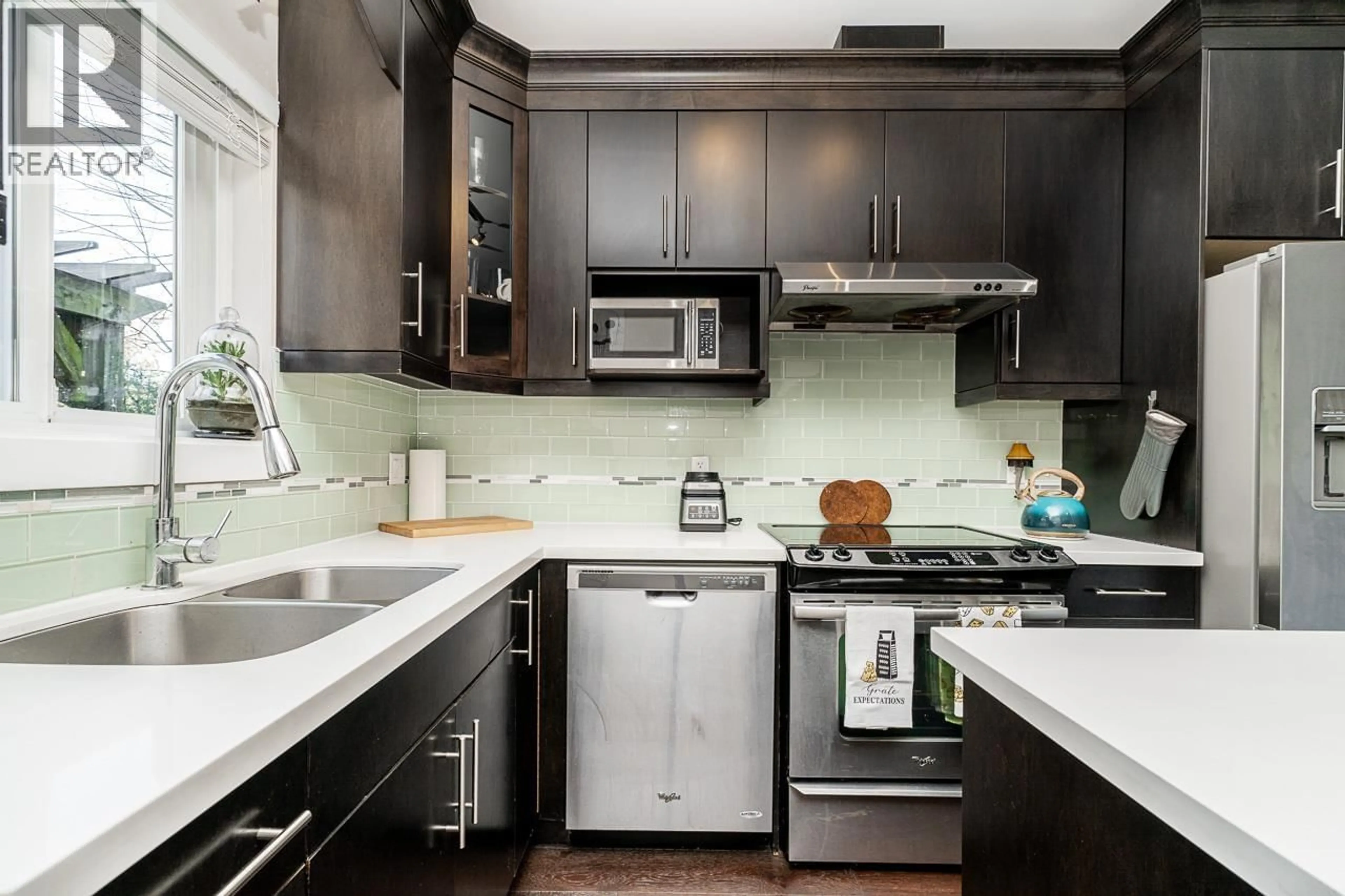 Contemporary kitchen, ceramic/tile floor for 104 - 3488 SEFTON STREET, Port Coquitlam British Columbia V3B3R2