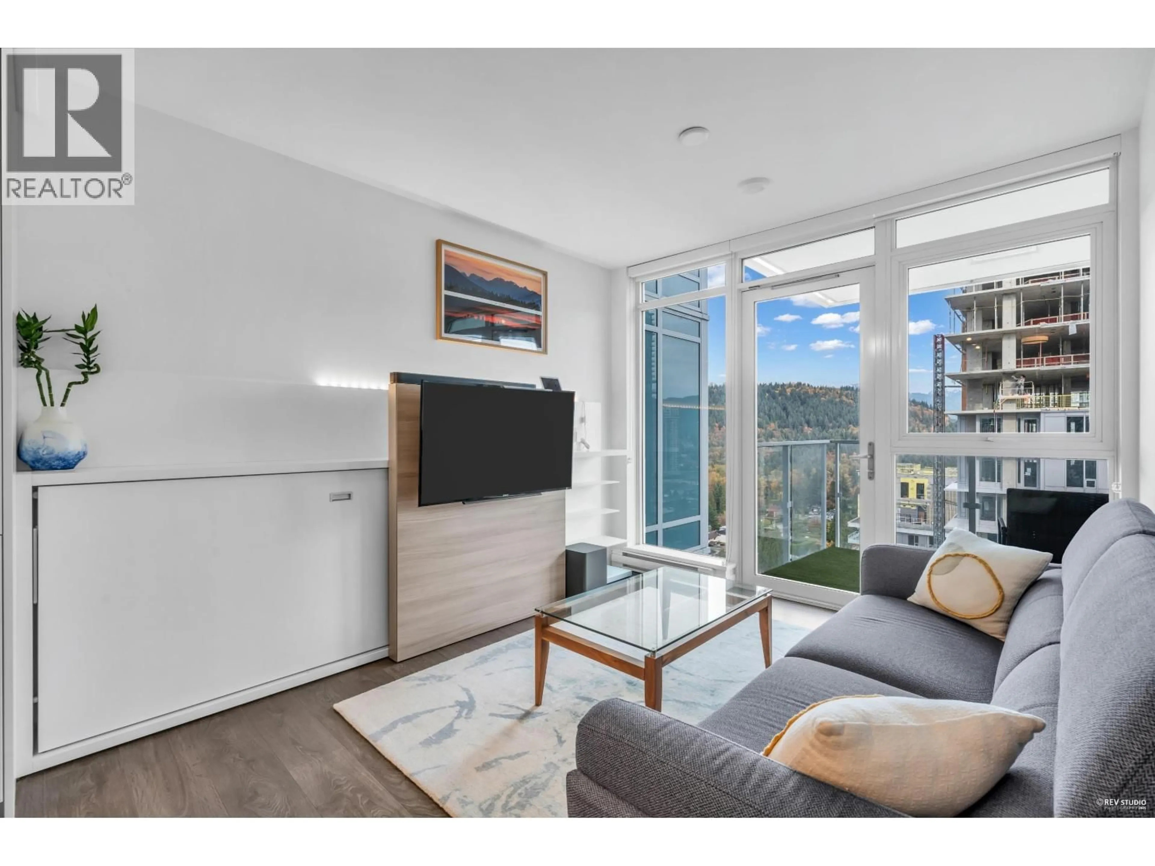 Living room with furniture, wood/laminate floor for 2508 652 WHITING WAY, Coquitlam British Columbia V3J0K3