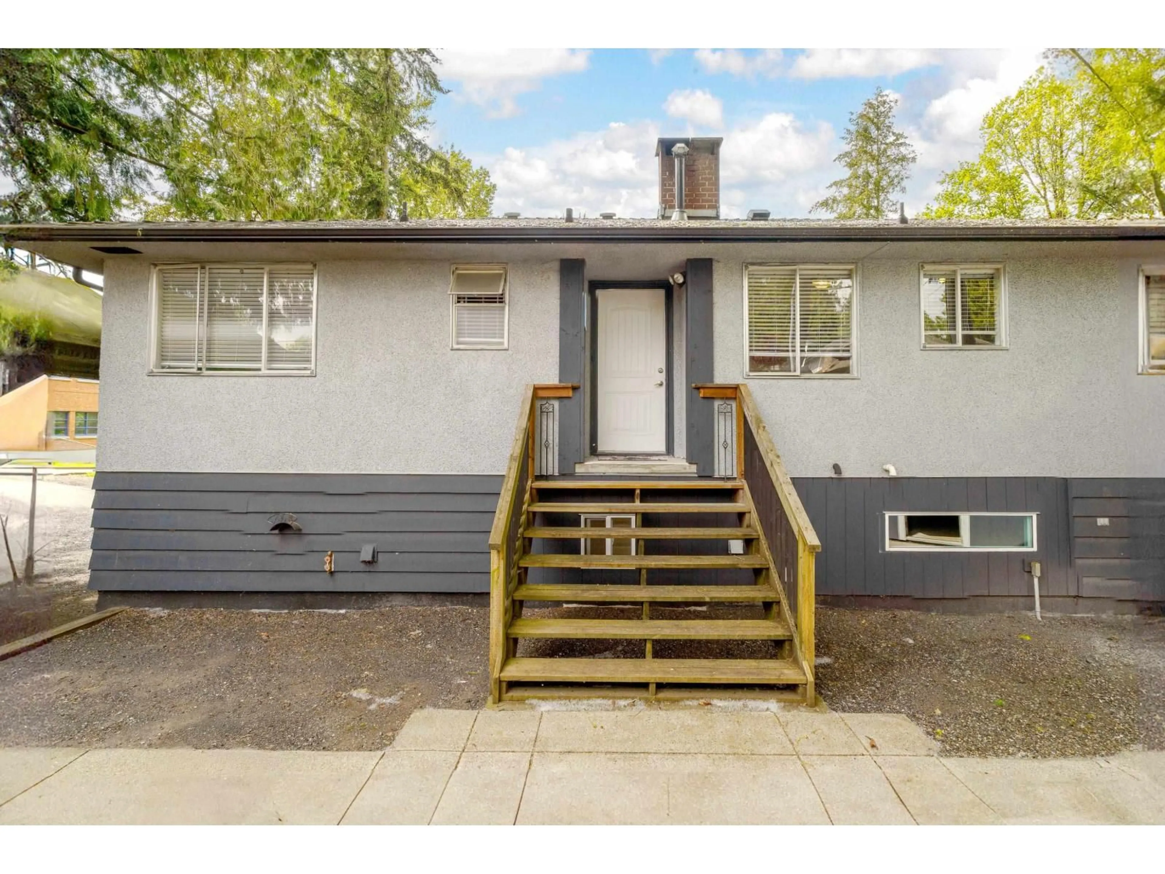 Home with vinyl exterior material, street for 6211 180, Surrey British Columbia V3S4L5