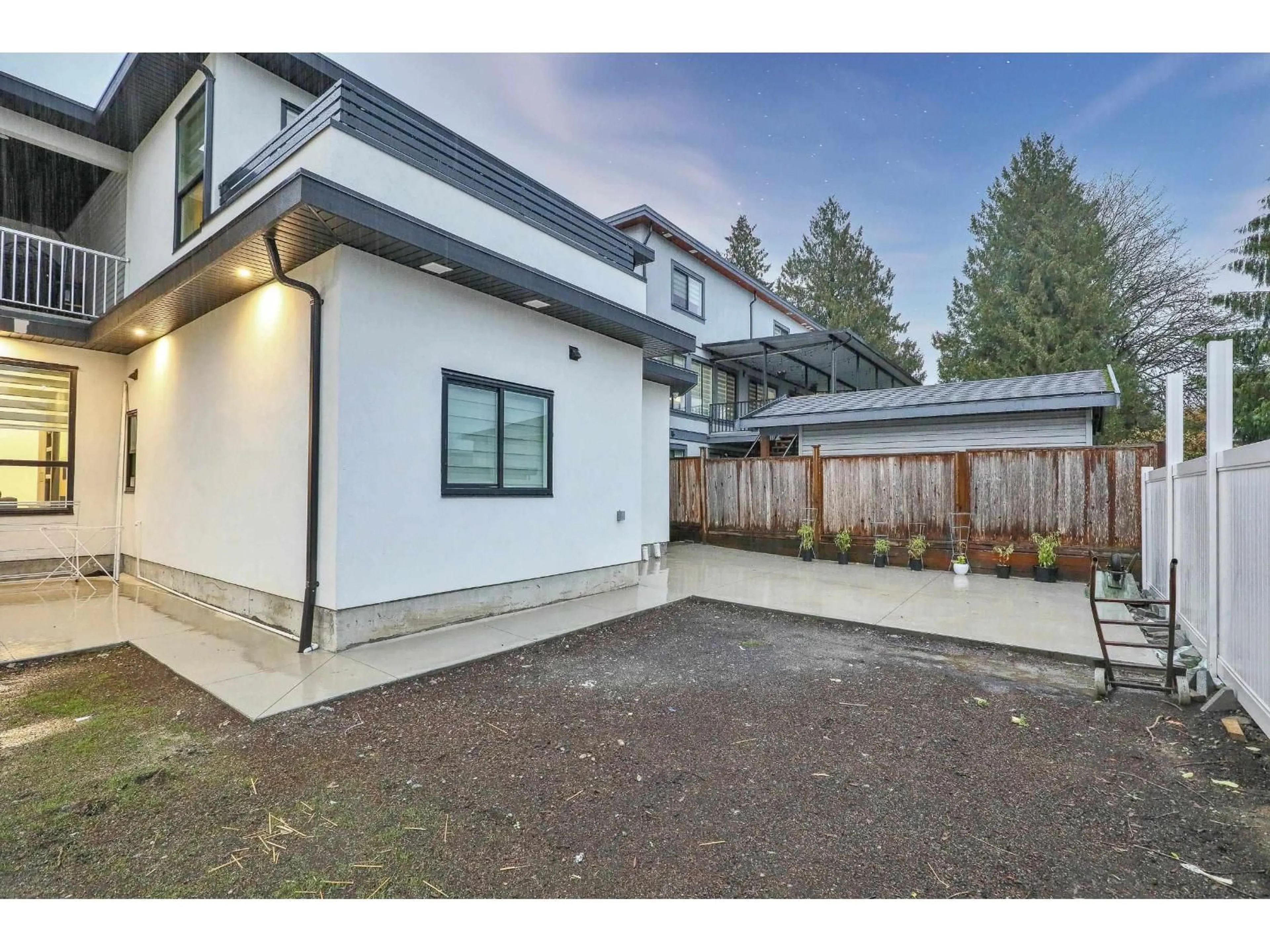 Unknown for 14840 89 AVENUE, Surrey British Columbia V3R7C4