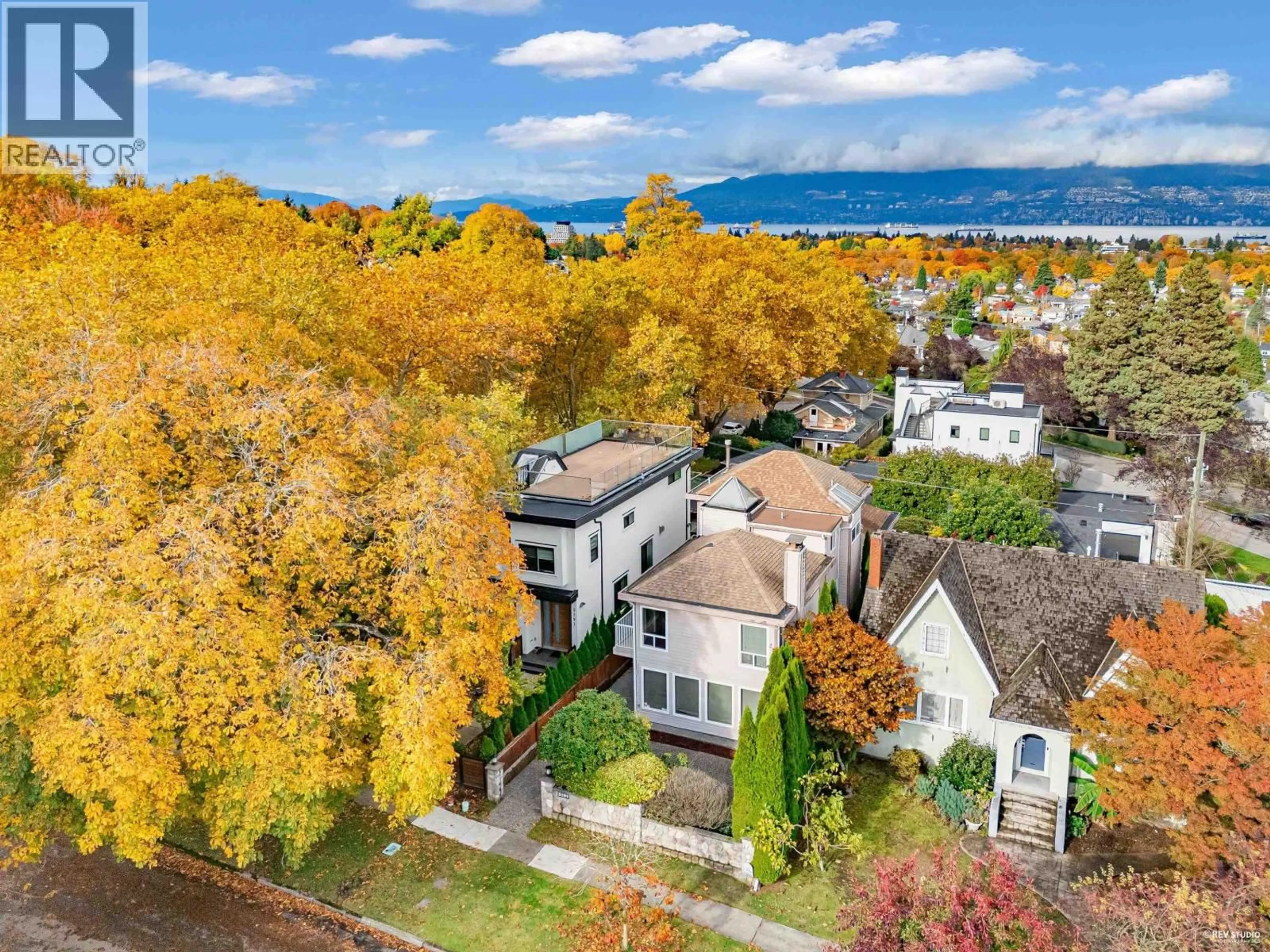 A pic from outside/outdoor area/front of a property/back of a property/a pic from drone, unknown for 3191 23RD AVENUE, Vancouver British Columbia V6L1P7