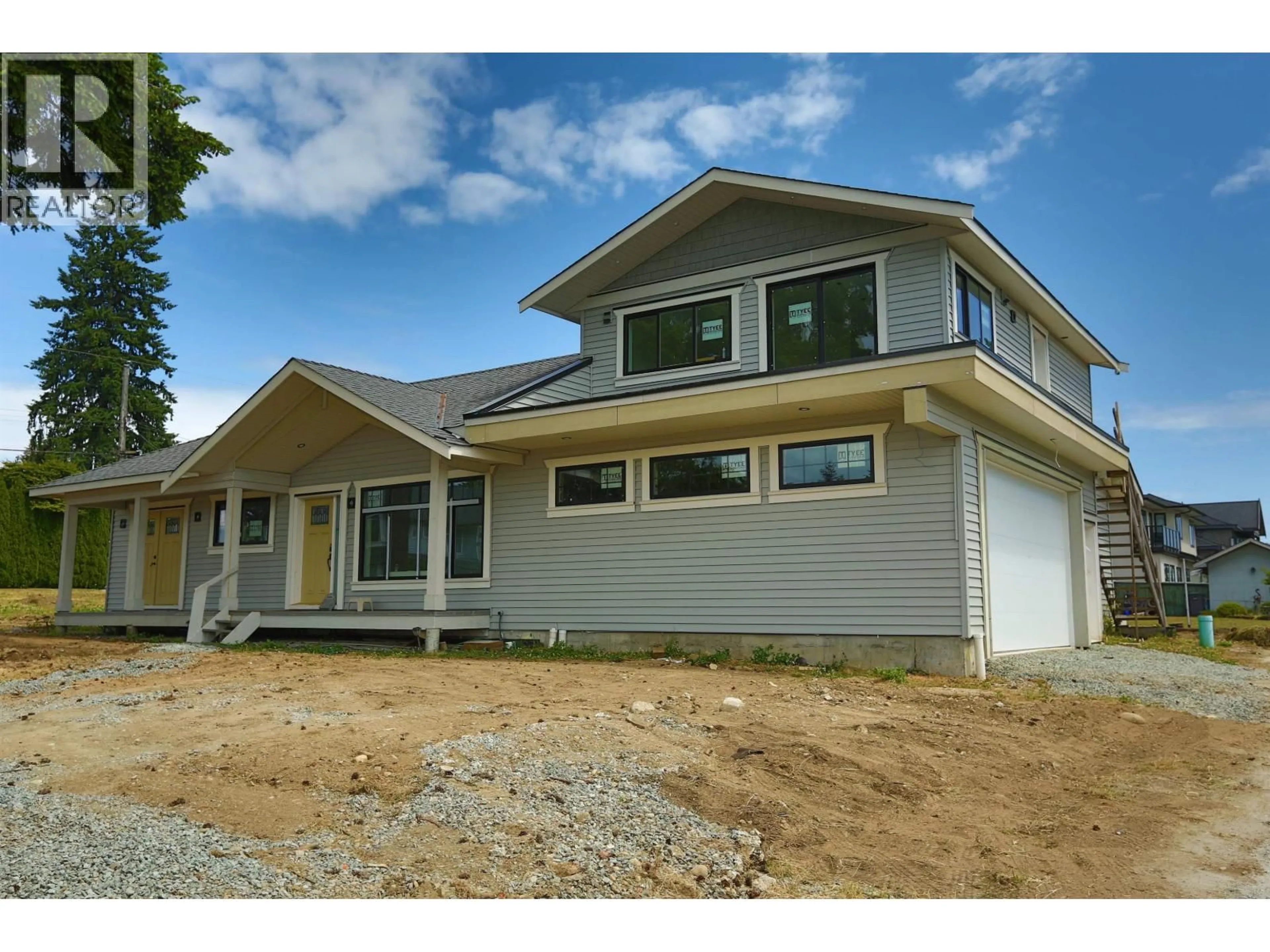 Home with vinyl exterior material, building for 201 FINNIGAN STREET, Coquitlam British Columbia V3K5J3