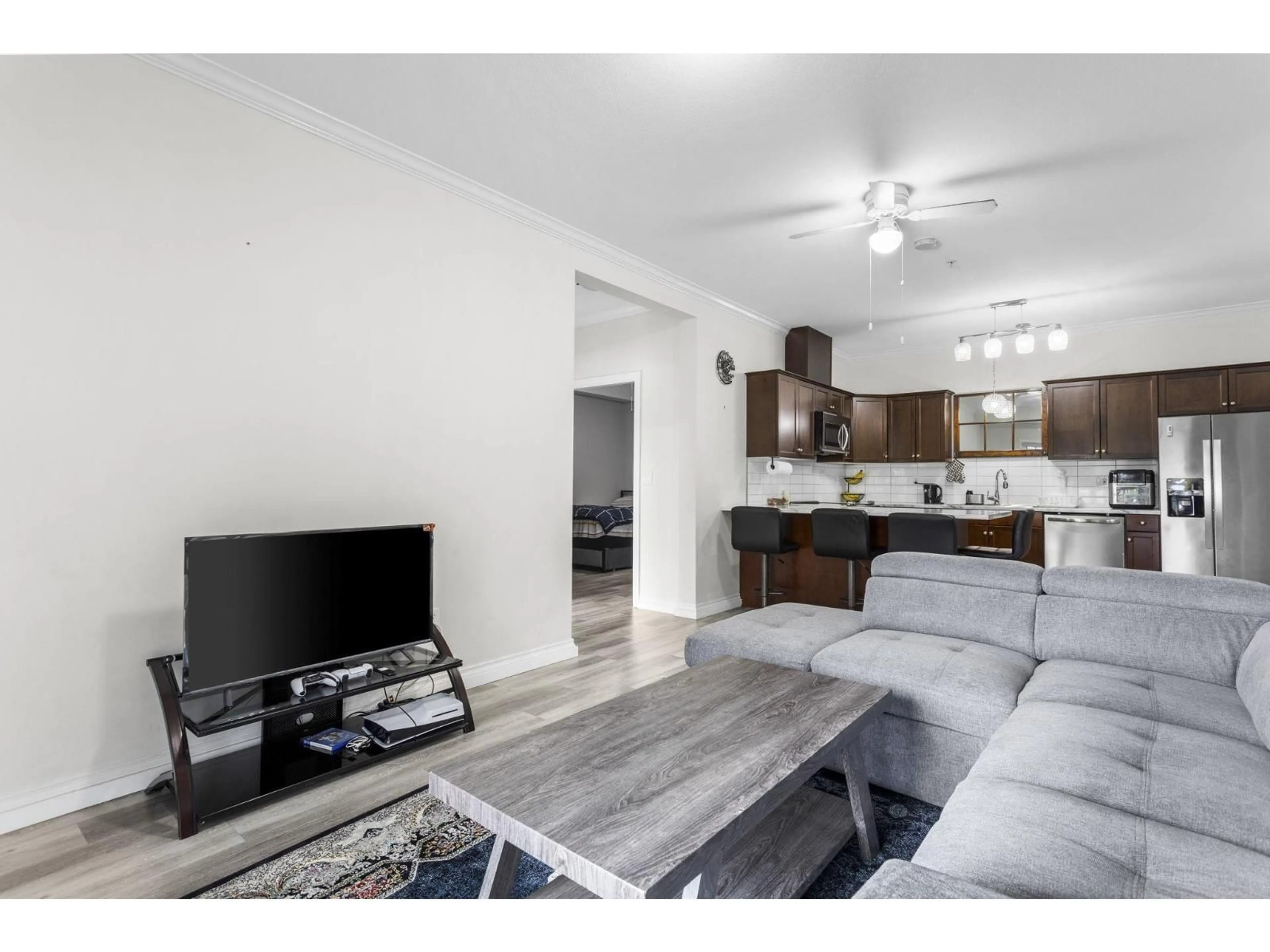 Living room with furniture, unknown for 110 - 46053 CHILLIWACK CENTRAL ROAD, Chilliwack British Columbia V2P1J5