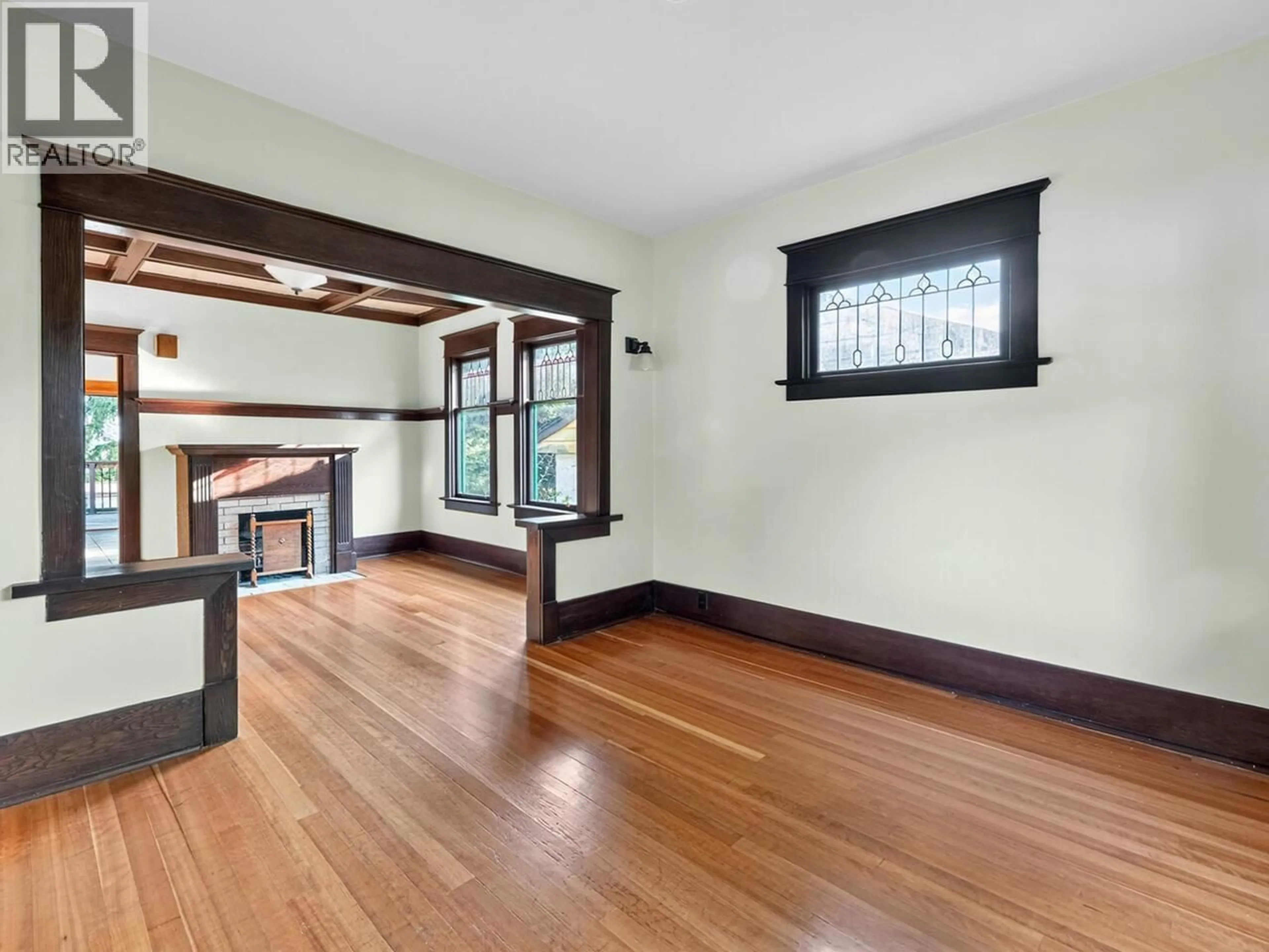 Unknown for 812 DUBLIN STREET, New Westminster British Columbia V3M2Y6