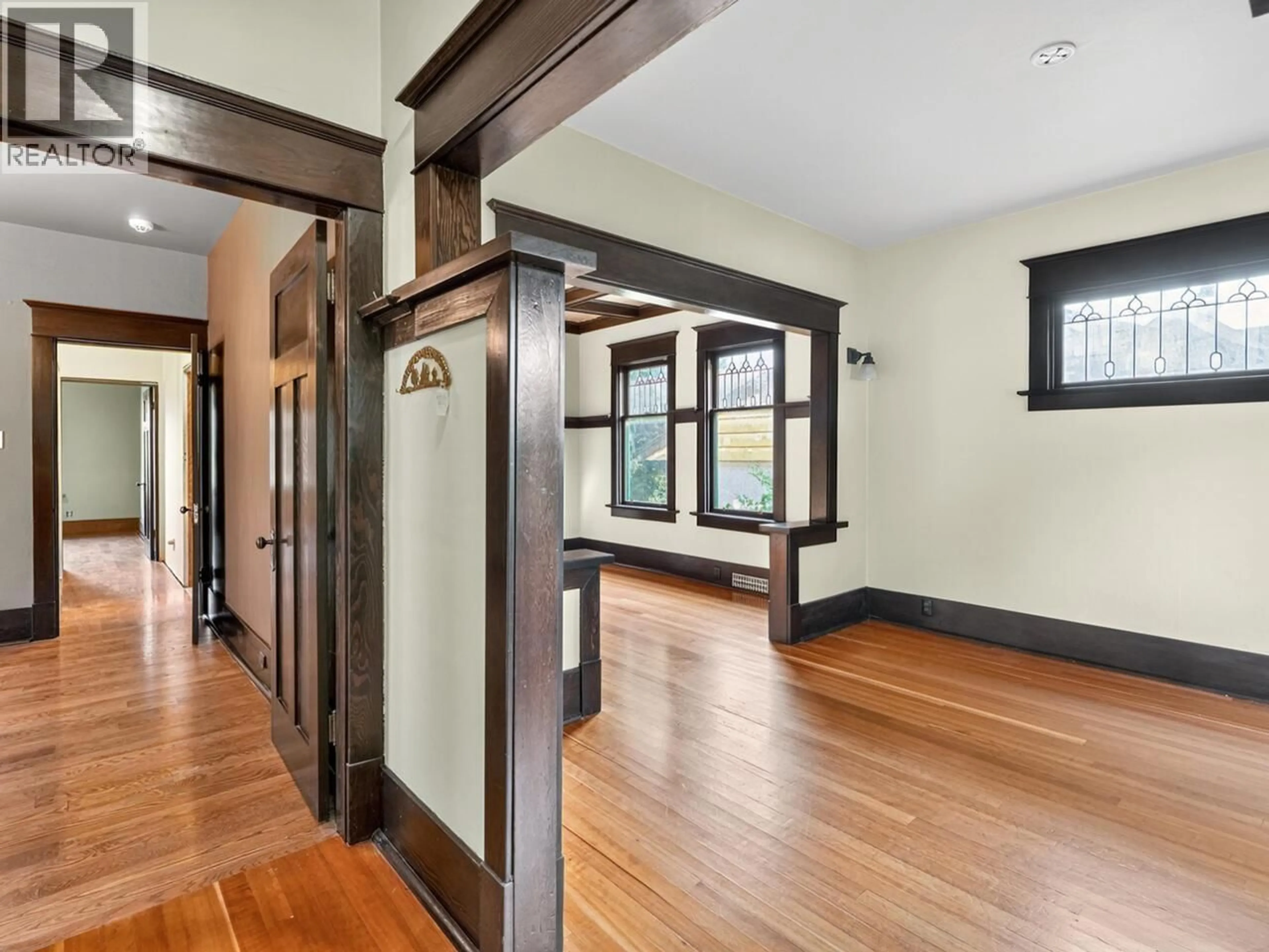 Indoor entryway for 812 DUBLIN STREET, New Westminster British Columbia V3M2Y6