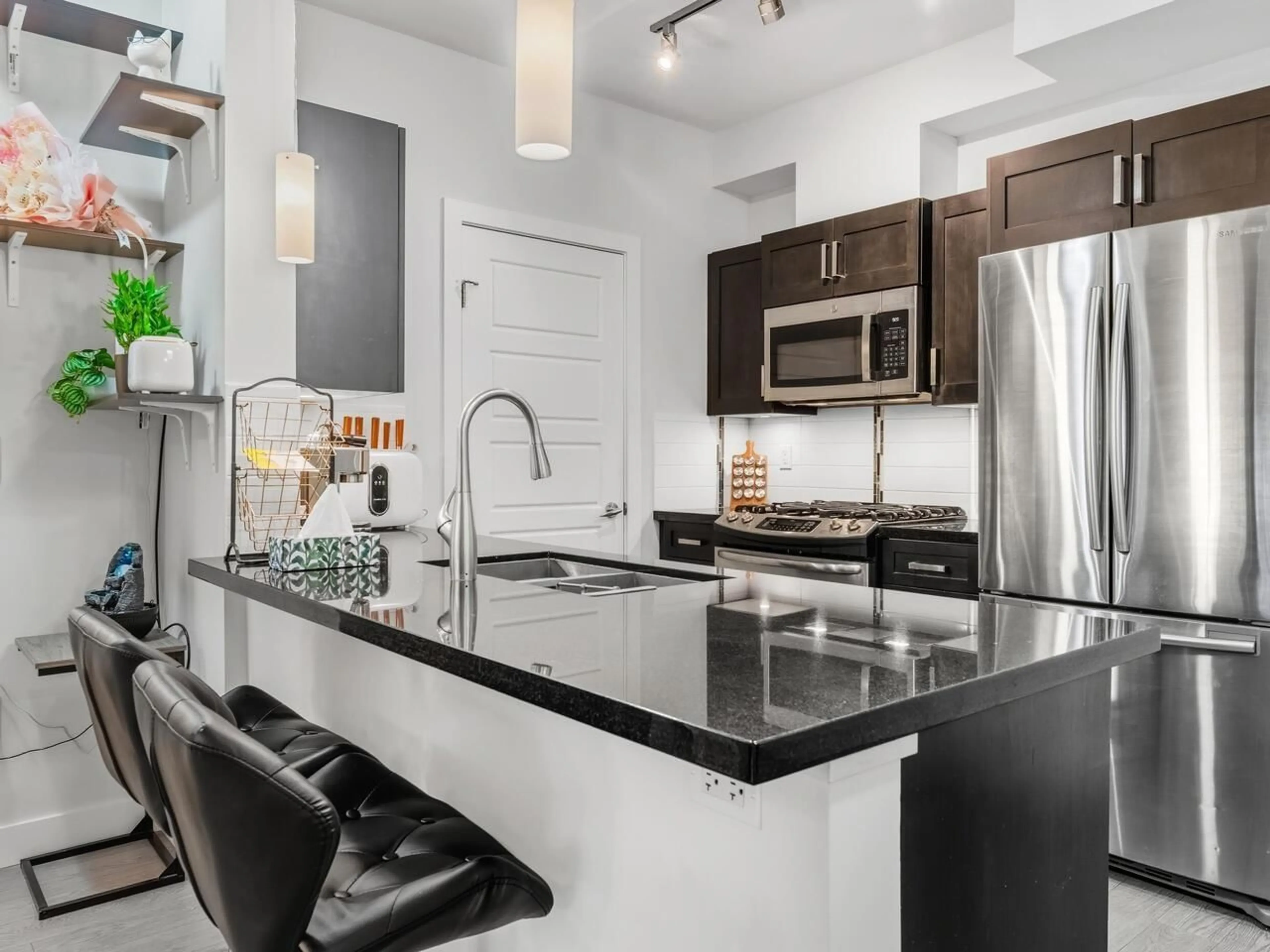 Open concept kitchen, unknown for 206 - 20062 FRASER HIGHWAY, Langley British Columbia V3A0E6