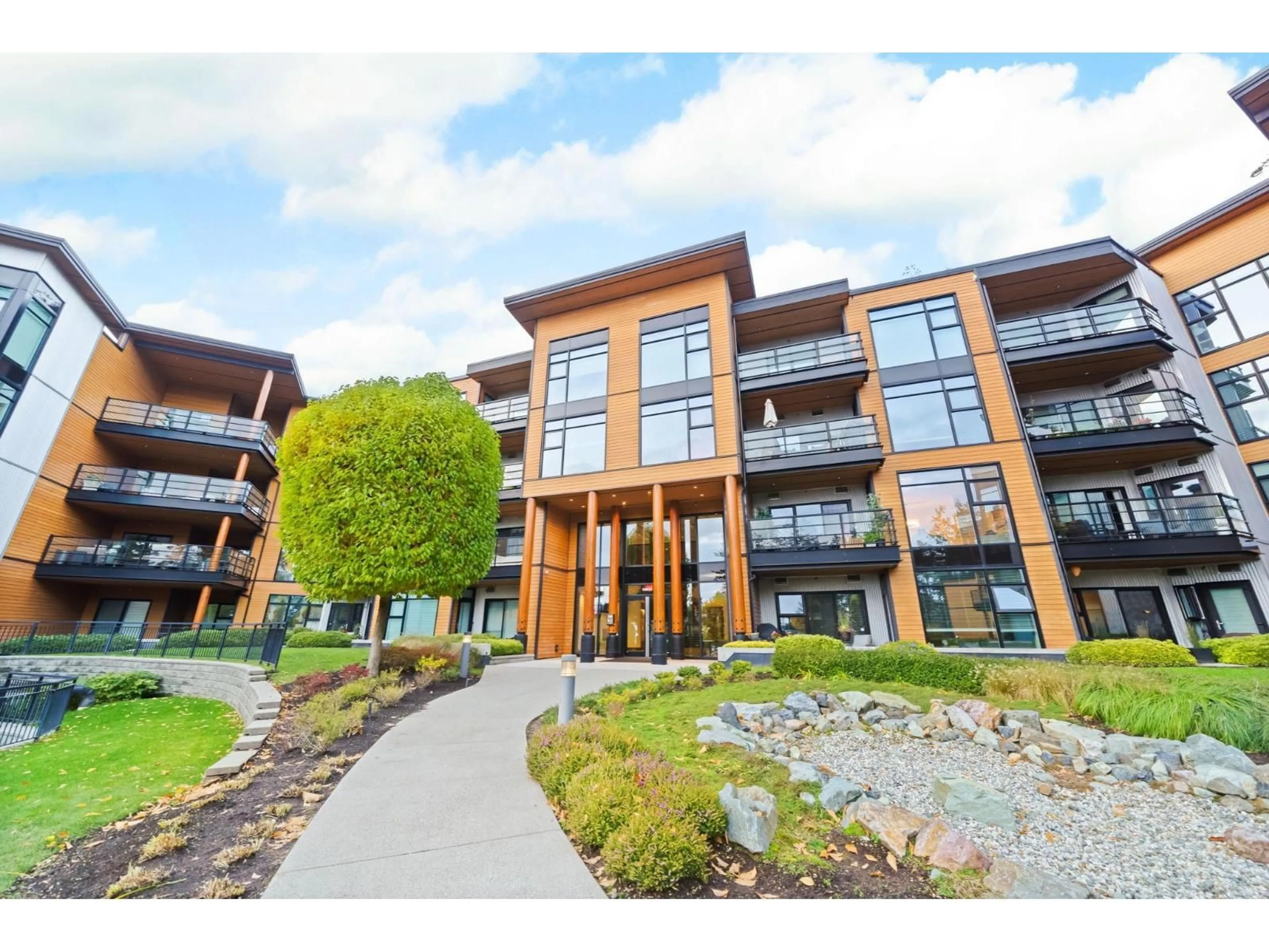 Unknown for 213 - 14855 THRIFT, White Rock British Columbia V4B2J6