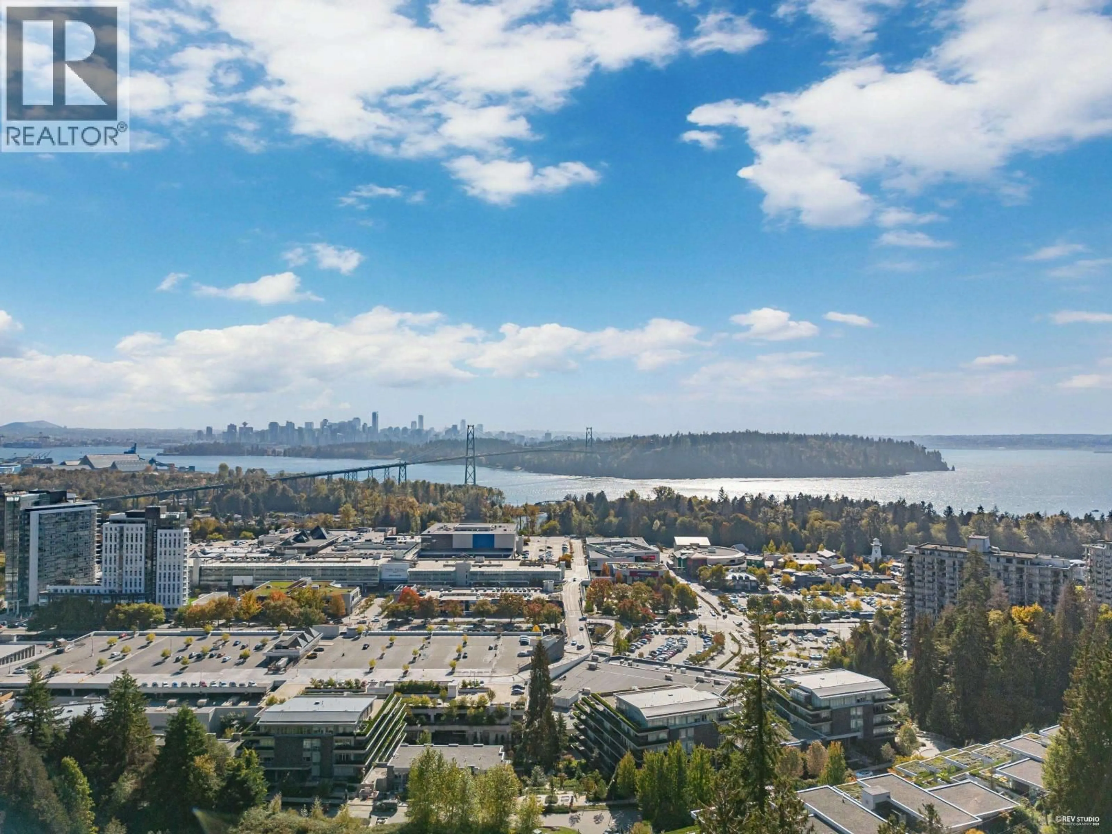 A pic from outside/outdoor area/front of a property/back of a property/a pic from drone, water/lake/river/ocean view for 875 ESQUIMALT AVENUE, West Vancouver British Columbia V7T1J9