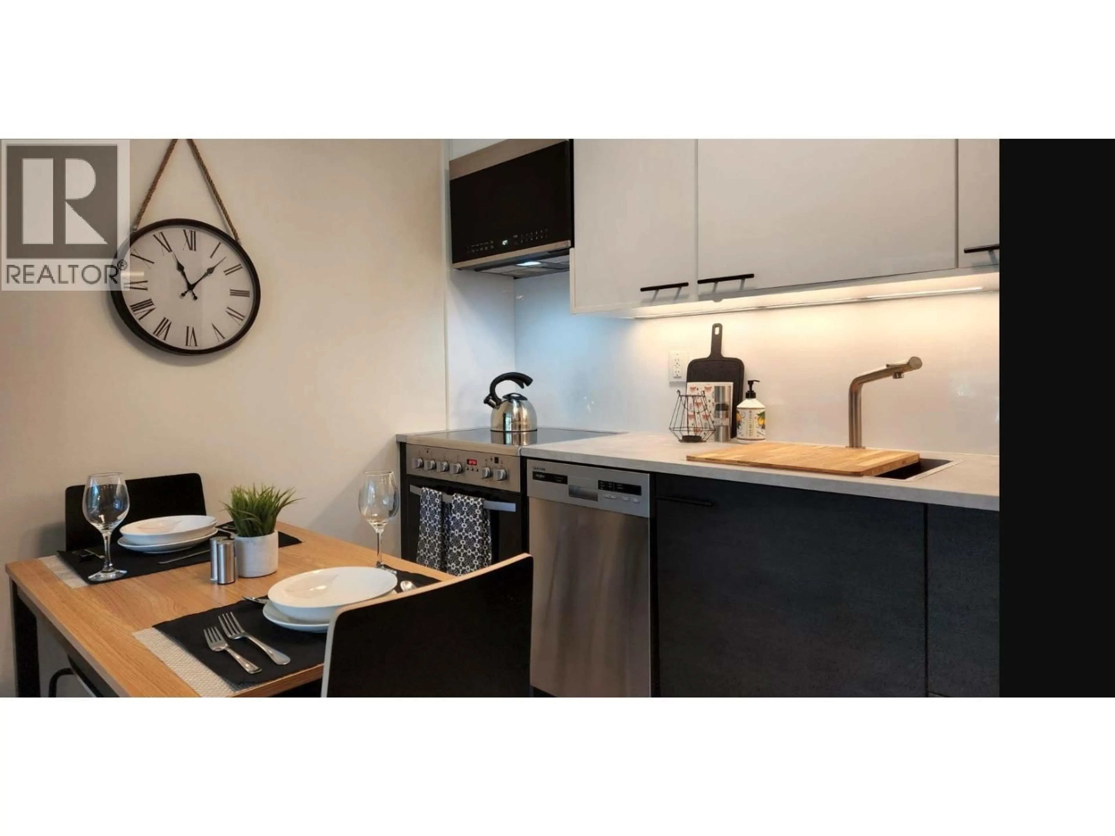 Standard kitchen, wood/laminate floor for 207 - 2111 WHISTLER ROAD, Whistler British Columbia V0N1B2