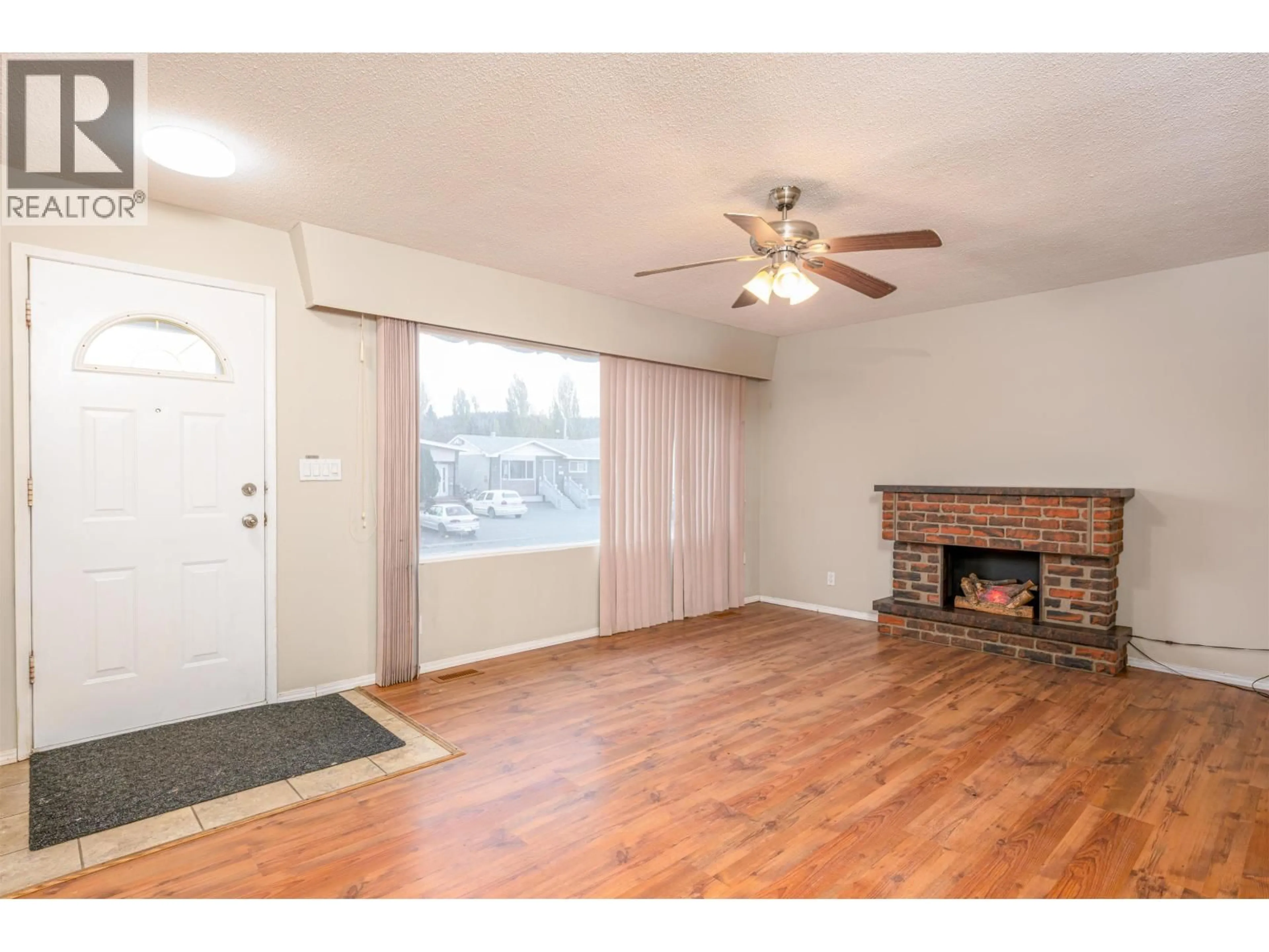 Unknown for 2133 OAK STREET, Prince George British Columbia V2L1Z8