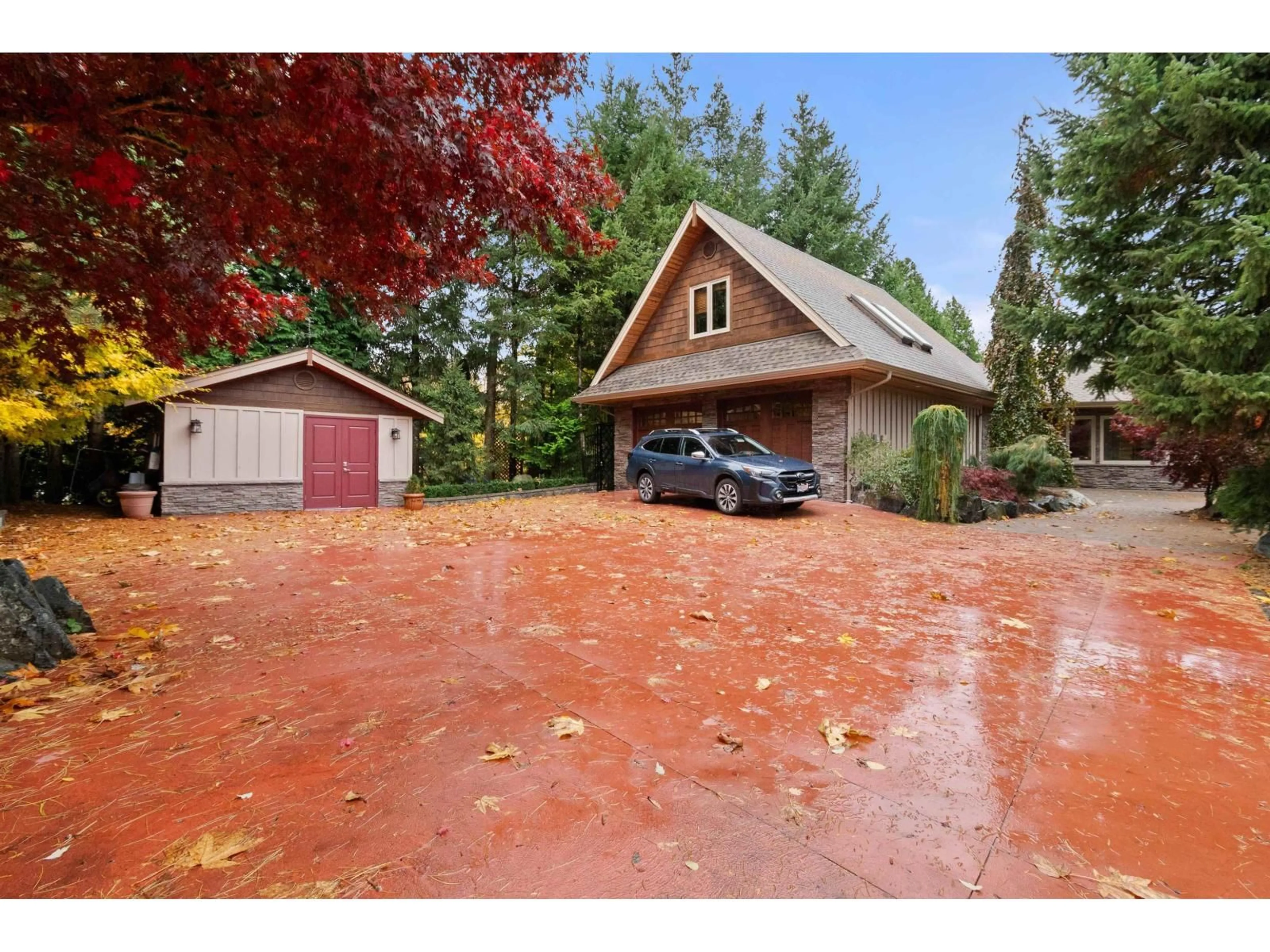 Indoor garage for 8451 GOOSEBERRY PLACE, Chilliwack British Columbia V2R4A3