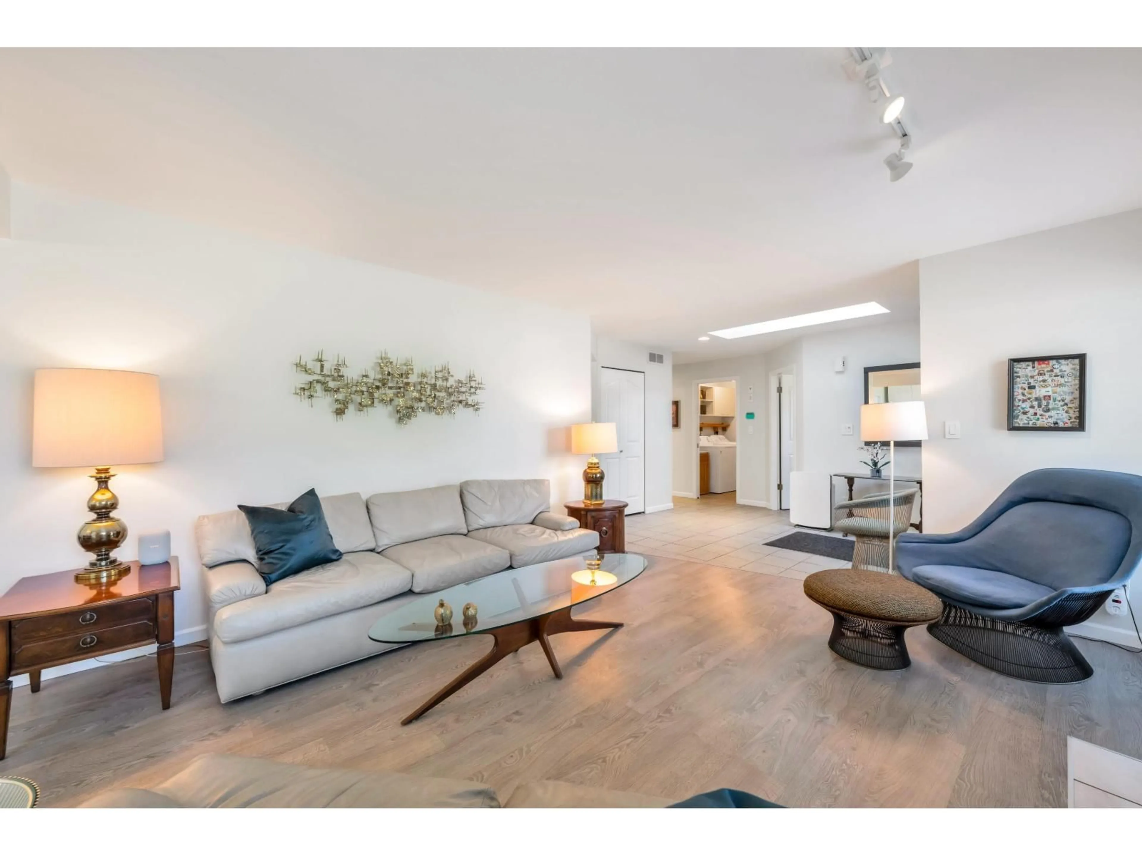 Living room with furniture, unknown for 13256 60, Surrey British Columbia V3X2M2