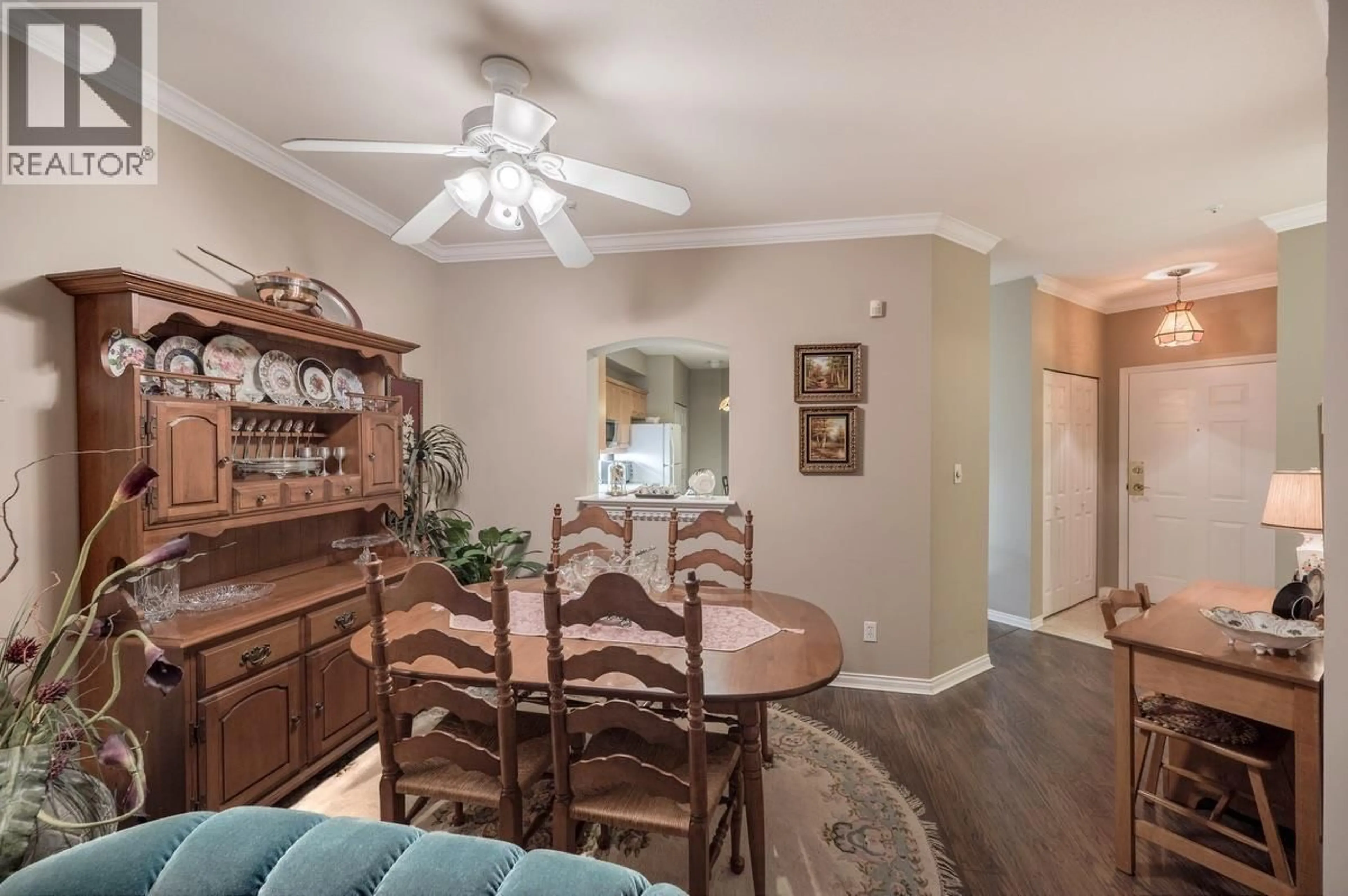 Dining room, wood/laminate floor for 320 - 3098 GUILDFORD WAY, Coquitlam British Columbia V3B7W8