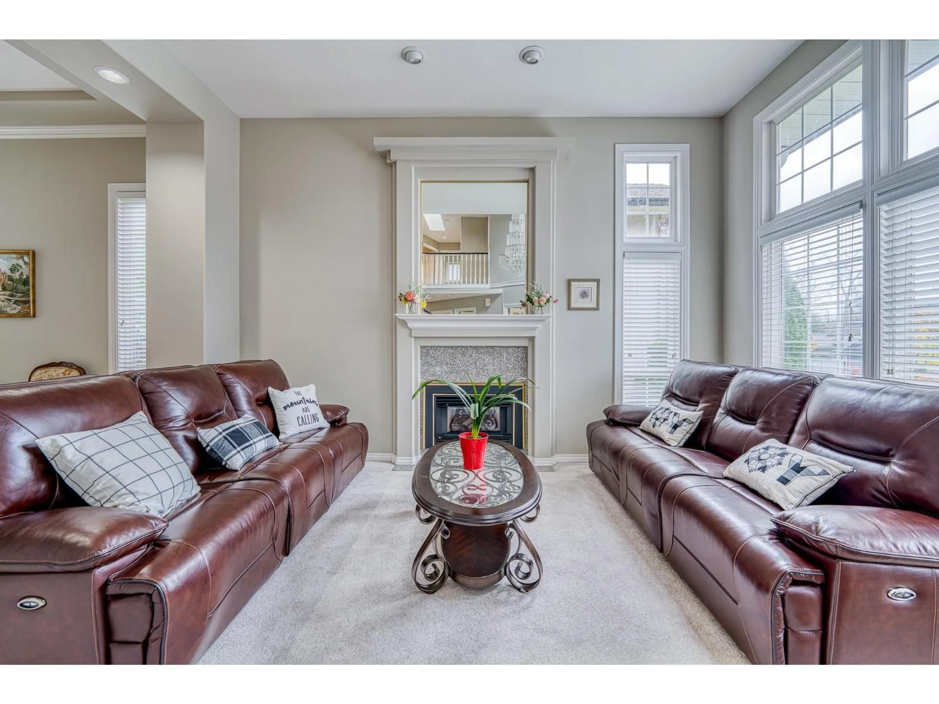 Living room with furniture, unknown for 15643 78A, Surrey British Columbia V4N0X5