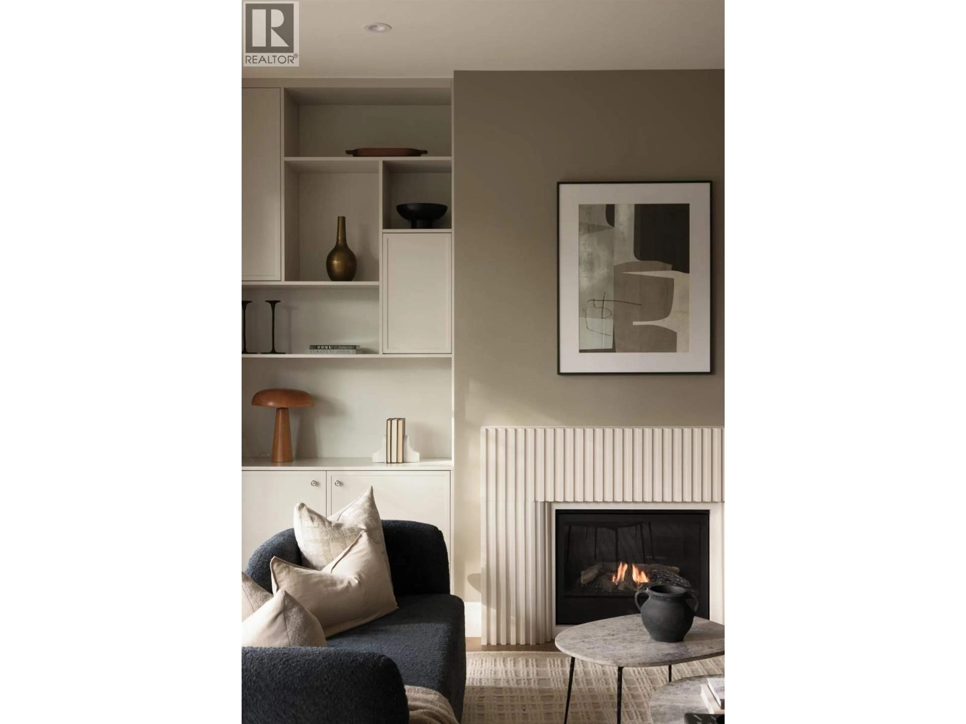 Living room with furniture, unknown for 1 - 15 20TH AVENUE, Vancouver British Columbia V5Y2C2