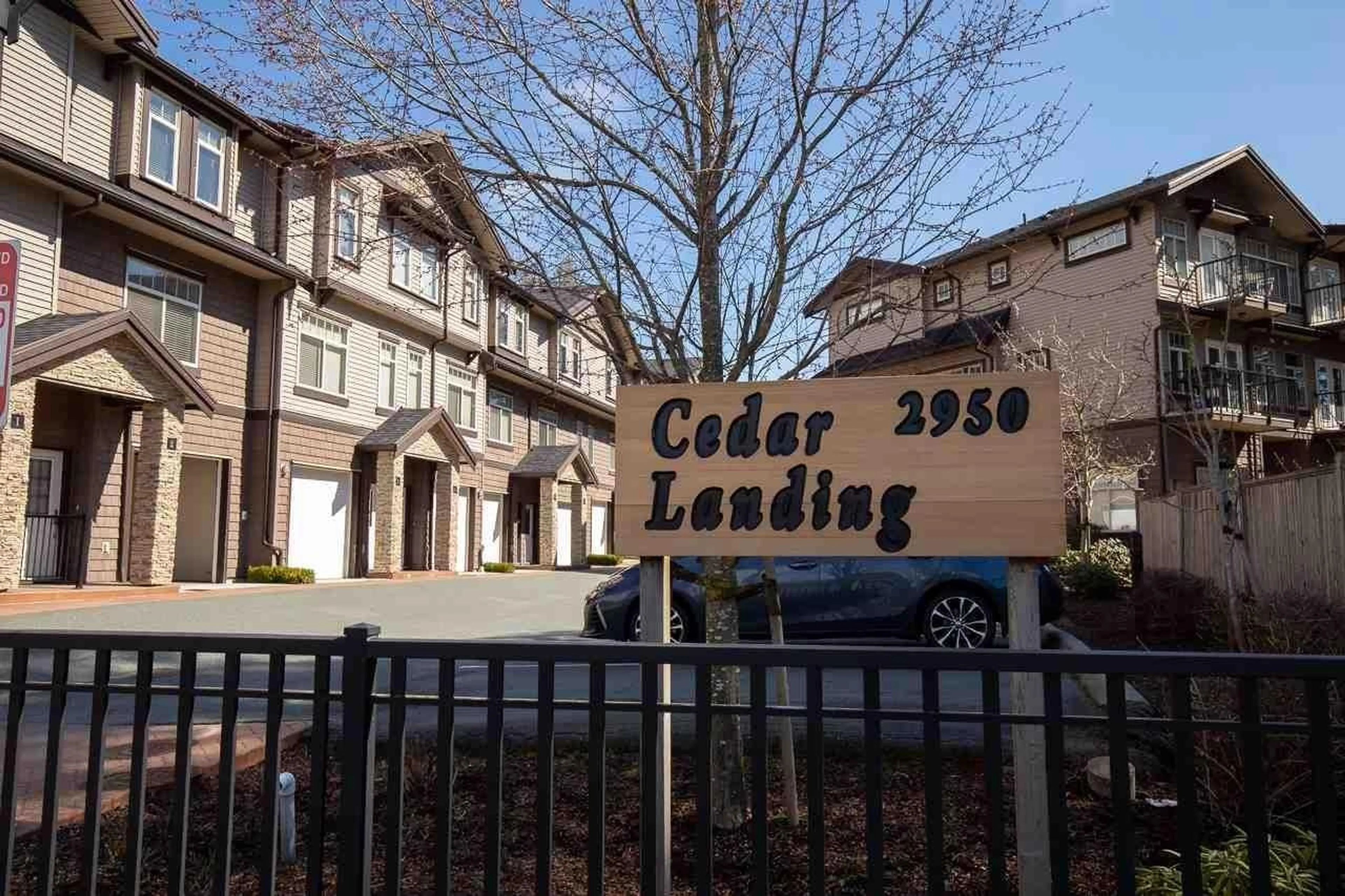 Indoor foyer for 7 - 2950 LEFEUVRE, Aberdeen British Columbia V4X0B2