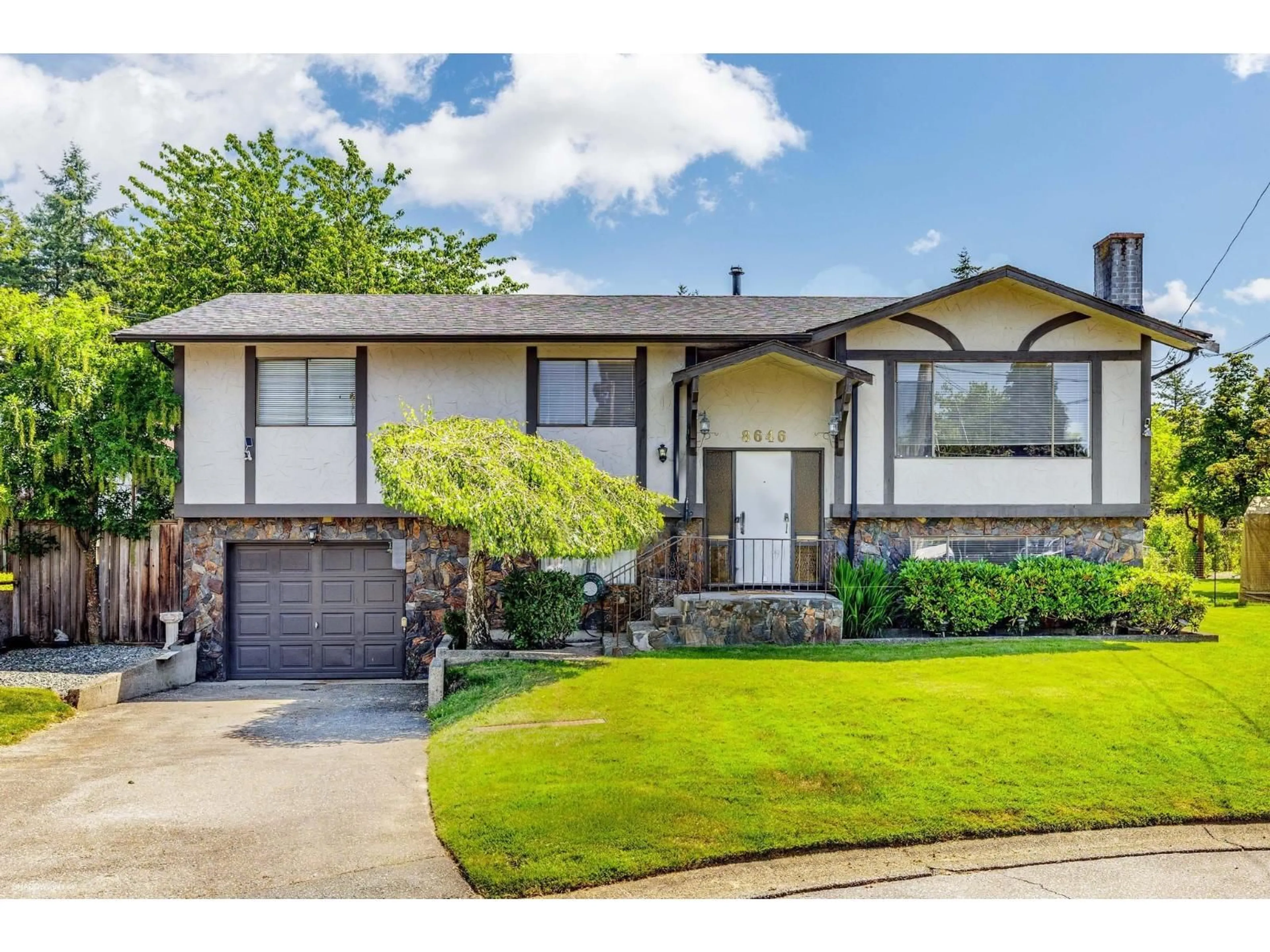 Home with vinyl exterior material, street for 8646 115A, Delta British Columbia V4C5R9