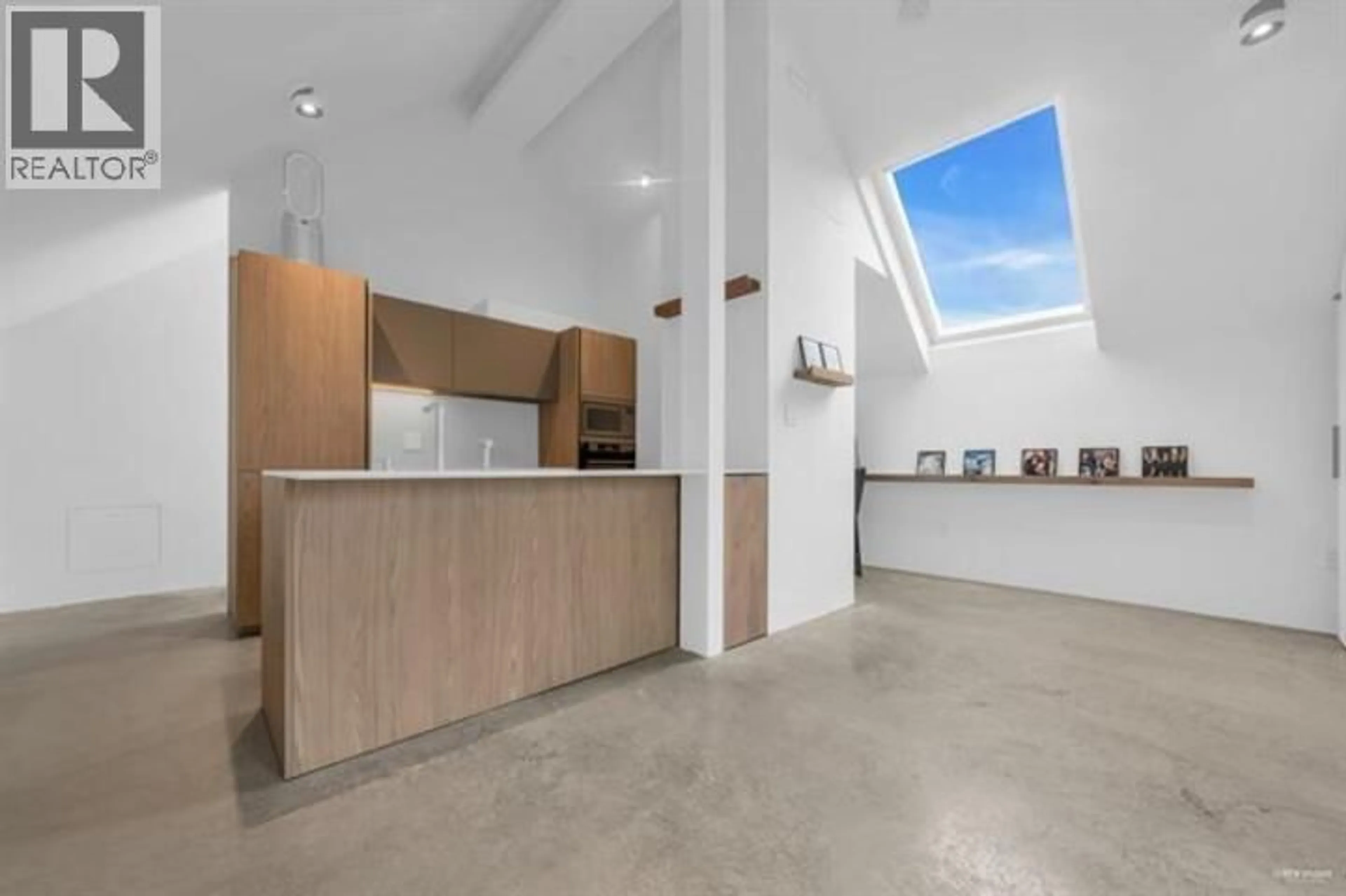 Unknown for 3 - 829 KEEFER STREET, Vancouver British Columbia V6A1Y8