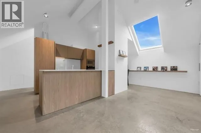 3 - 829 KEEFER STREET, Vancouver 2