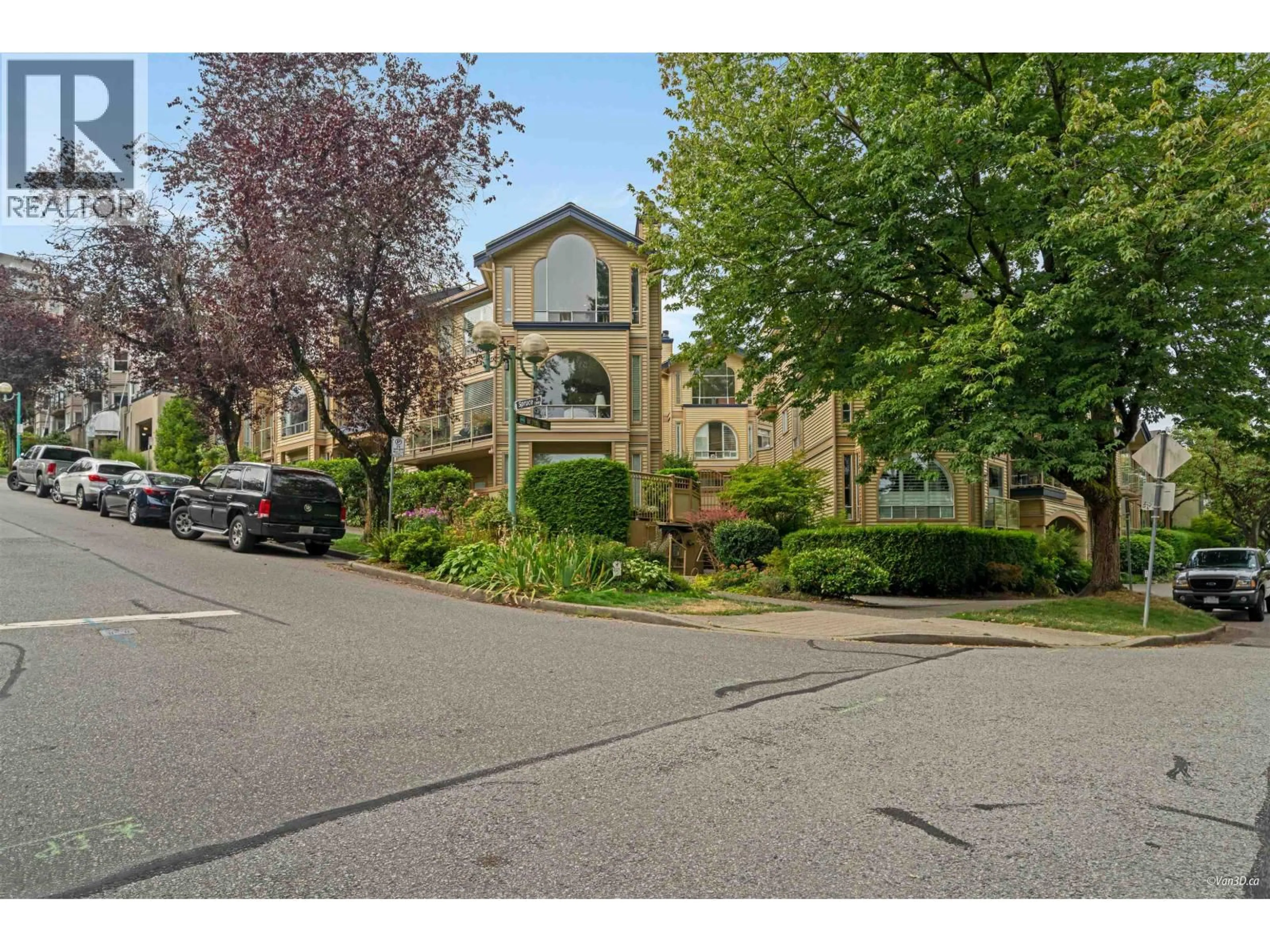 A pic from outside/outdoor area/front of a property/back of a property/a pic from drone, street for 201 - 1100 7TH AVENUE, Vancouver British Columbia V6H1B4