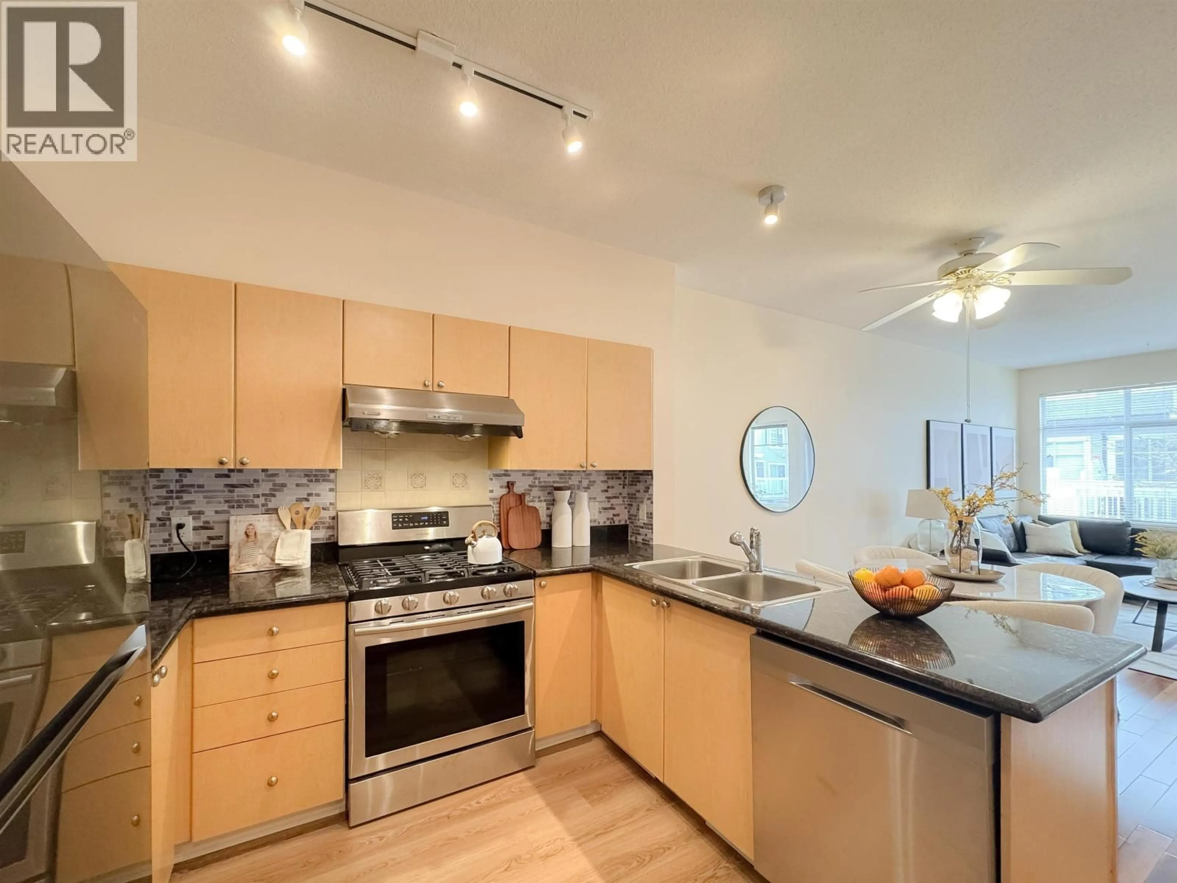Open concept kitchen, unknown for 22 - 6333 NO. 1 ROAD, Richmond British Columbia V7C1T4