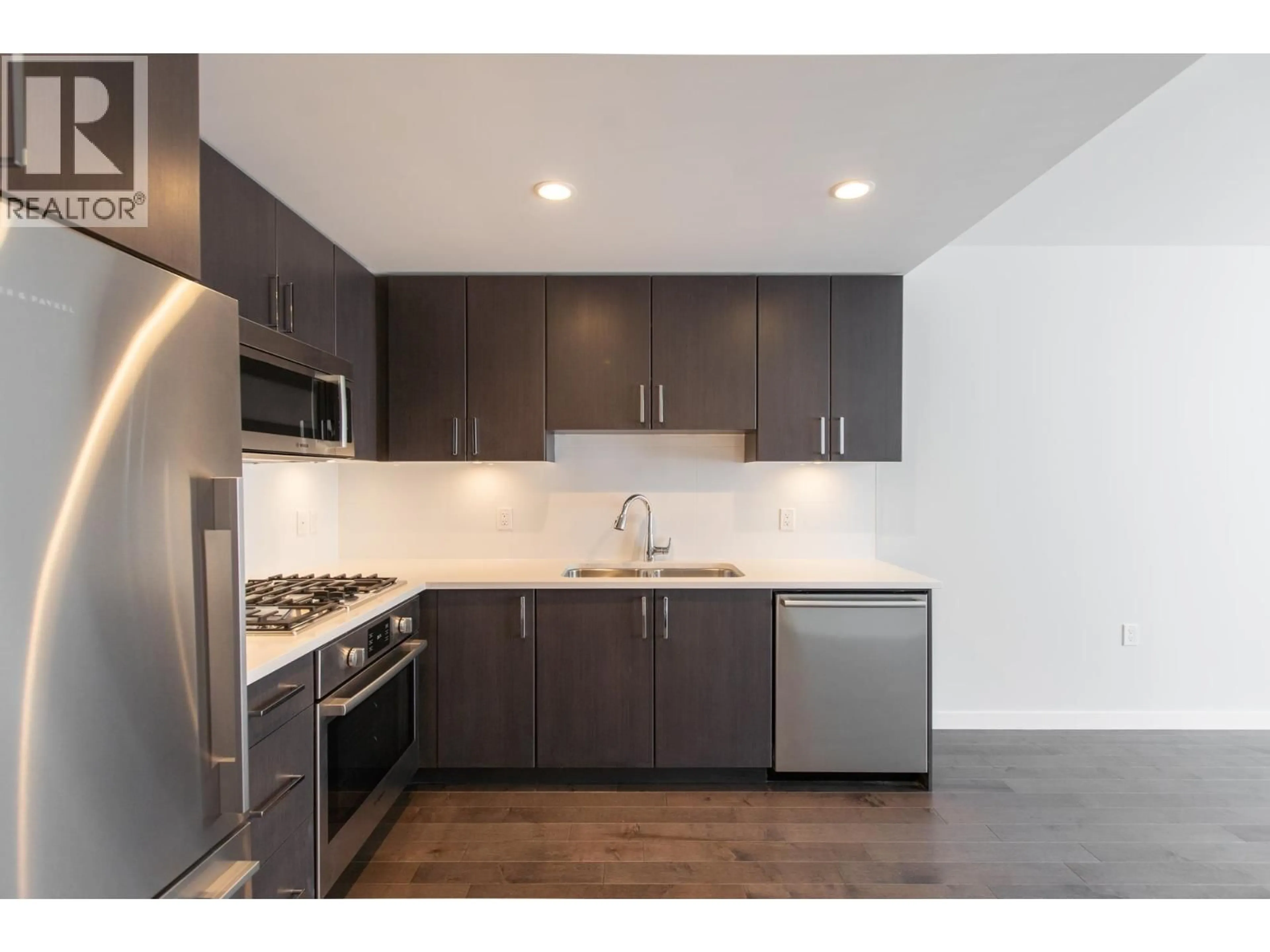 Standard kitchen, unknown for 805 - 1708 ONTARIO STREET, Vancouver British Columbia V5T0J7