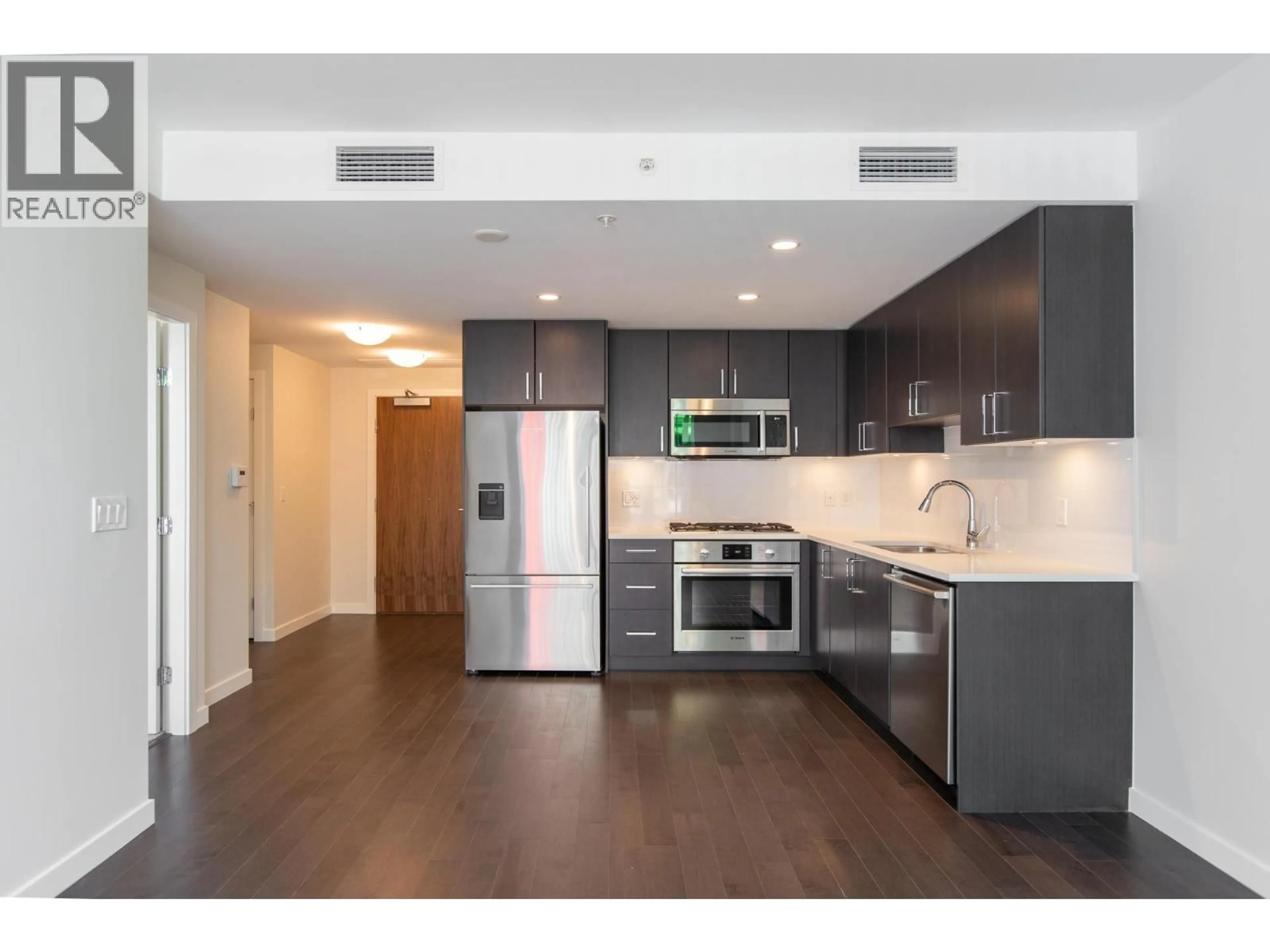 Open concept kitchen, wood/laminate floor for 805 - 1708 ONTARIO STREET, Vancouver British Columbia V5T0J7