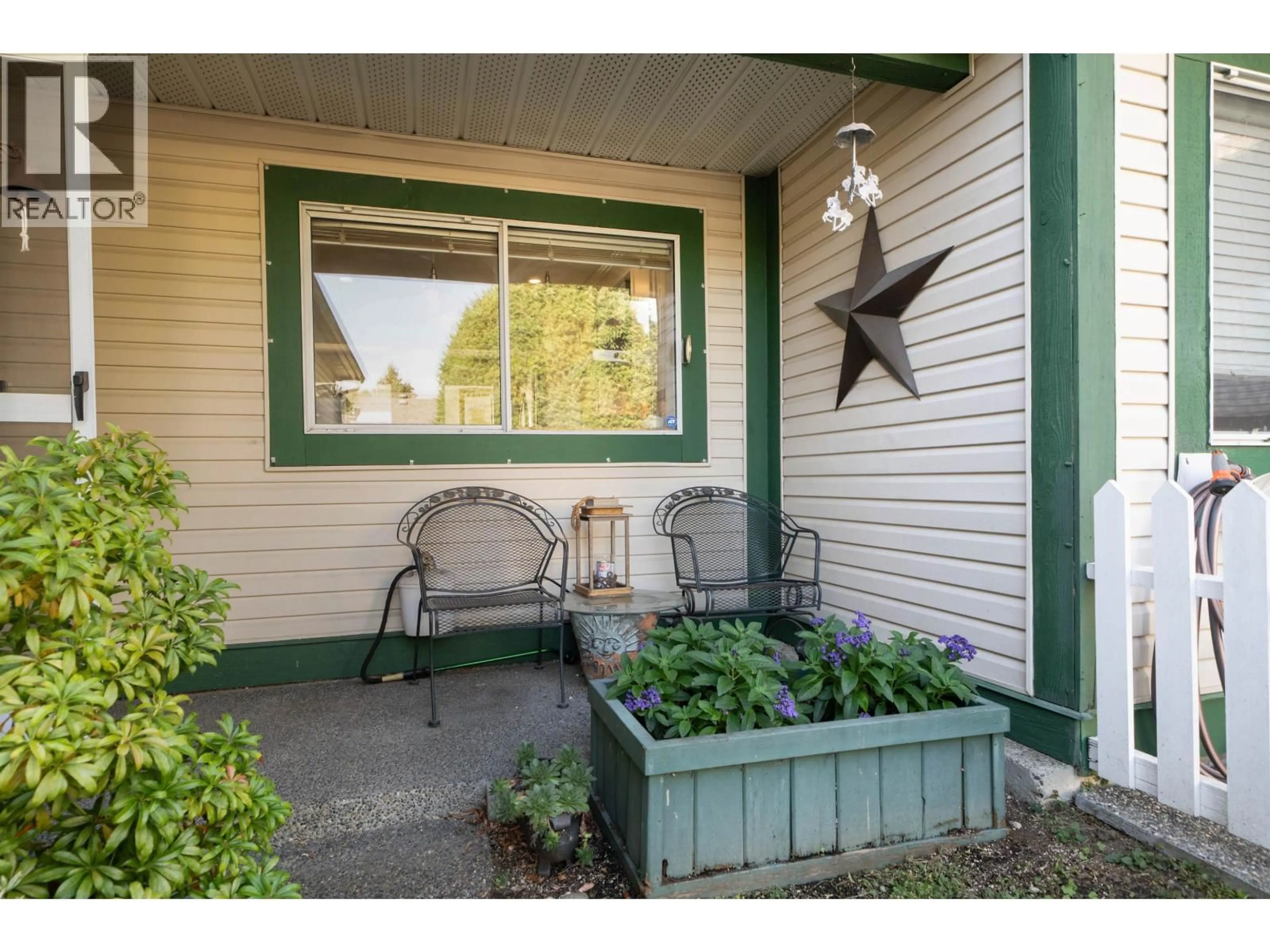 Indoor entryway for 205 - 20675 118 AVENUE, Maple Ridge British Columbia V2X0K4