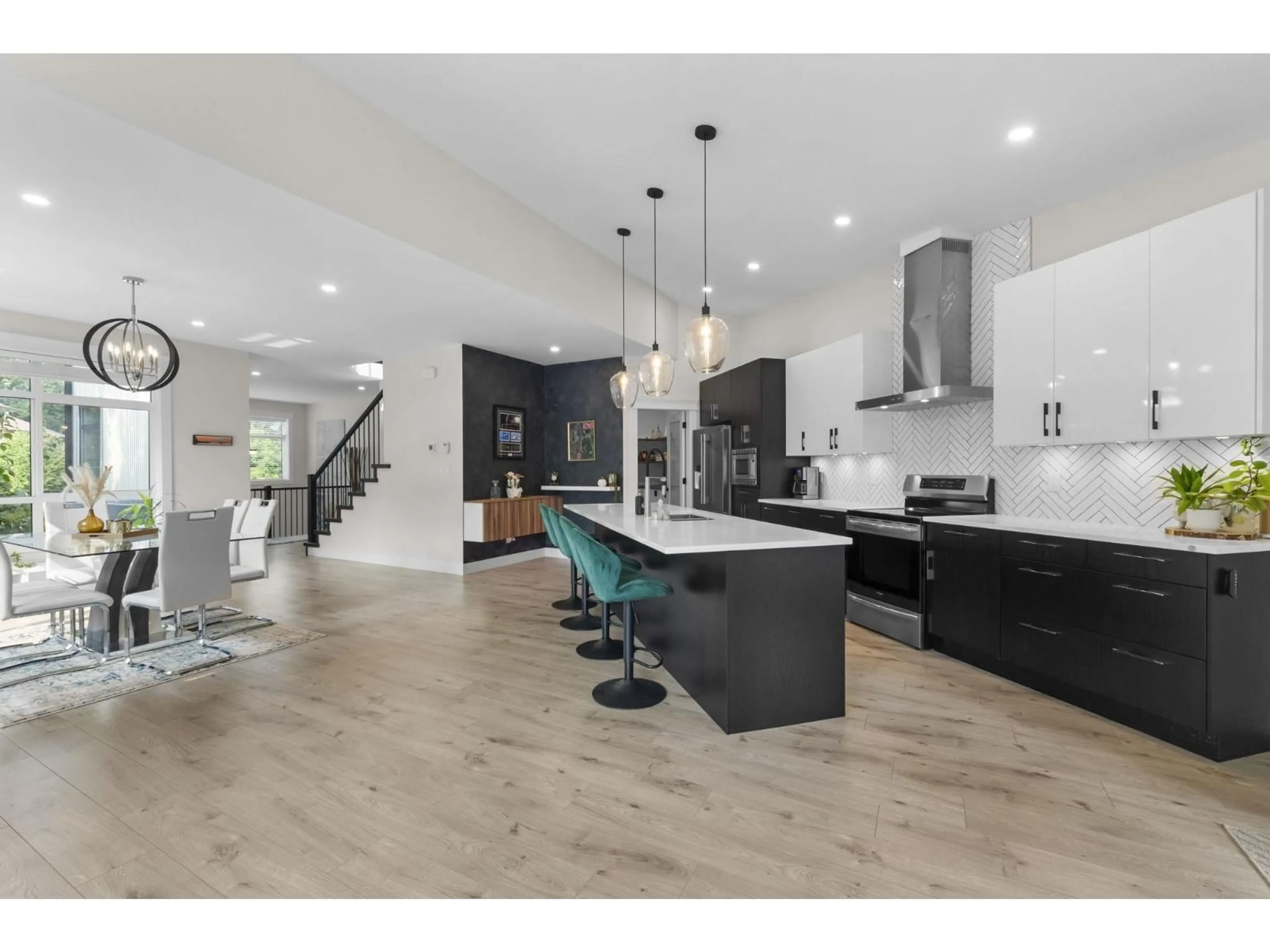 Open concept kitchen, unknown for 47208 SWALLOW PLACE, Chilliwack British Columbia V2P7W9