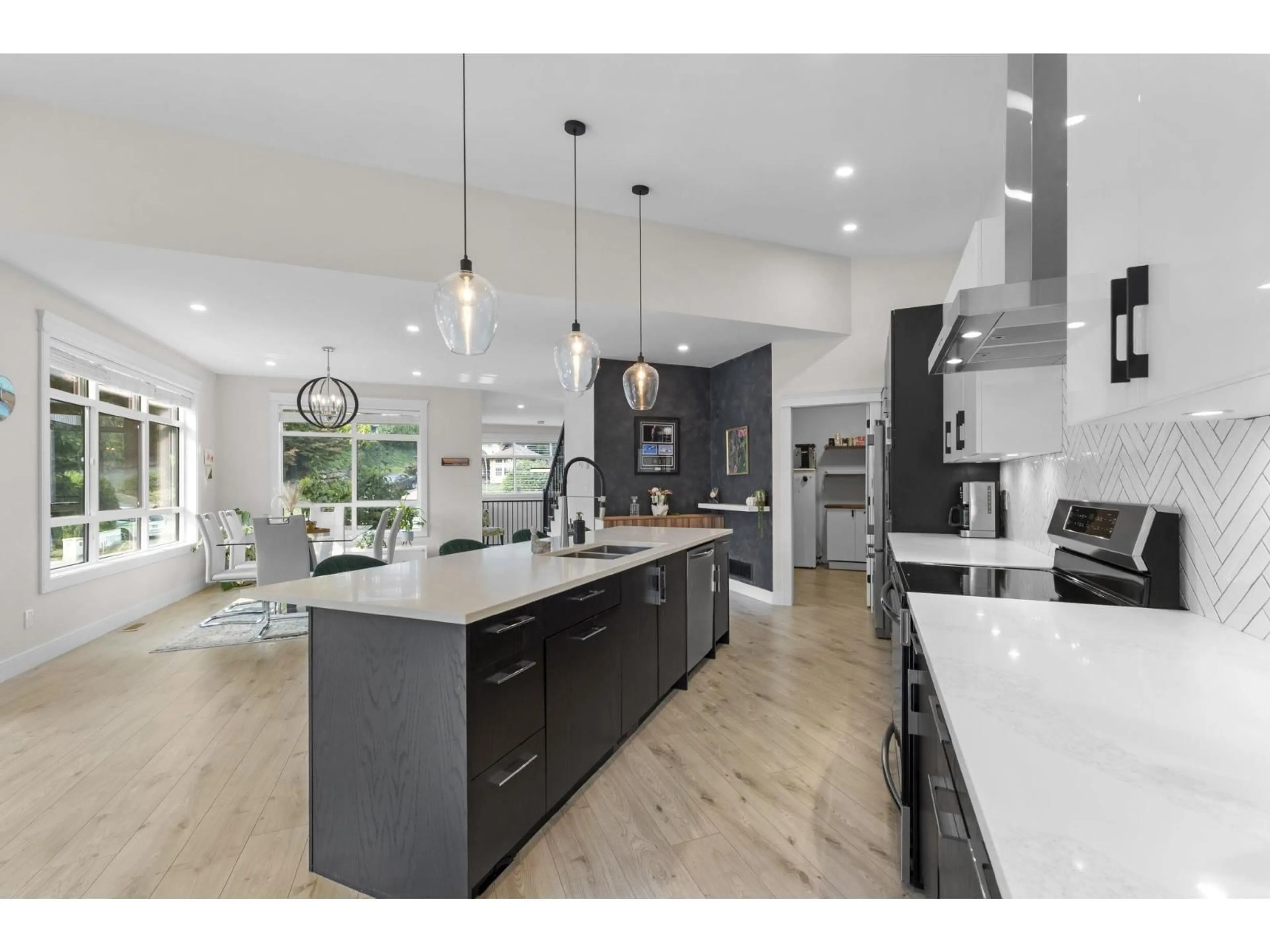 Open concept kitchen, unknown for 47208 SWALLOW PLACE, Chilliwack British Columbia V2P7W9