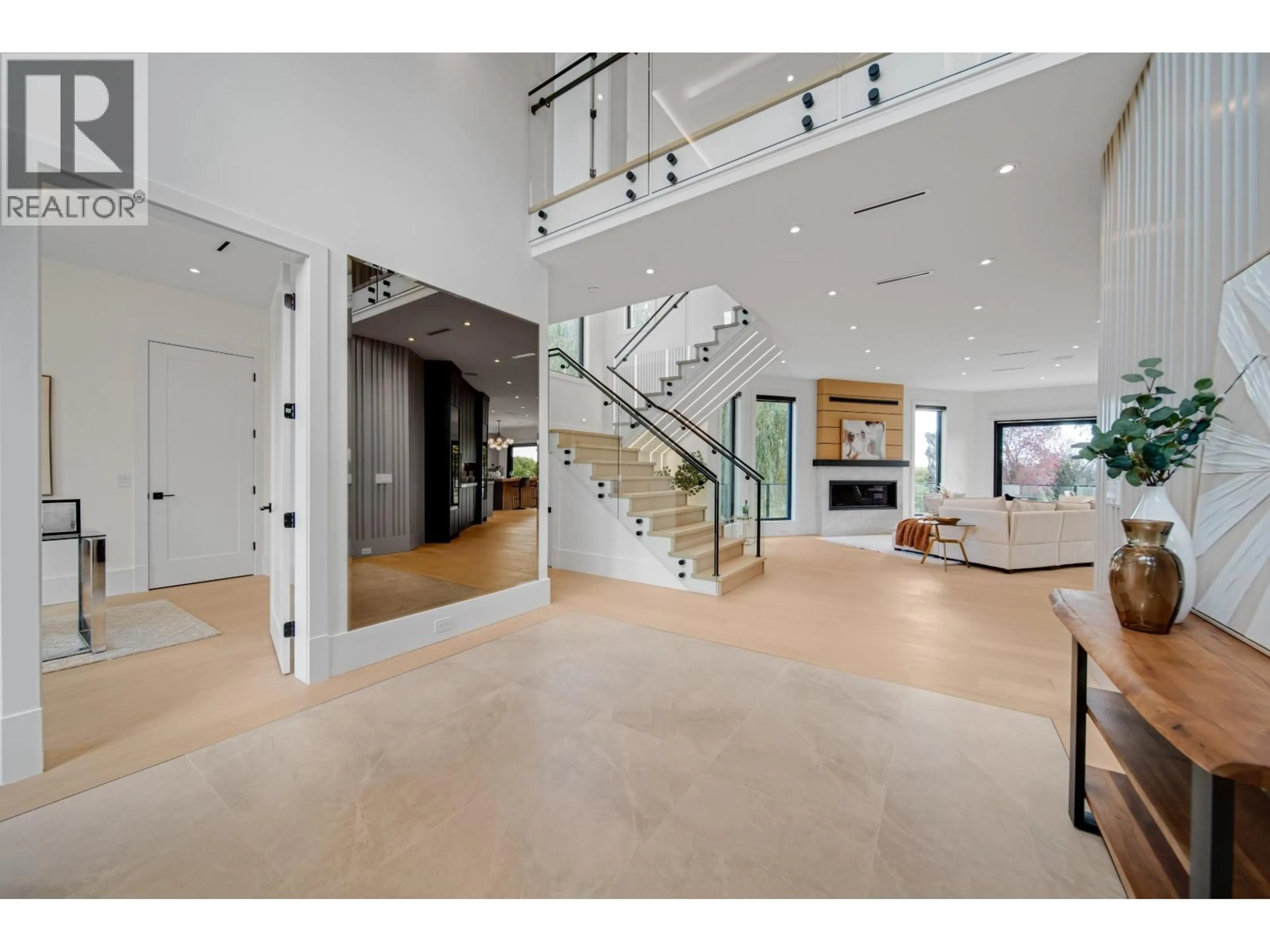 Indoor foyer for 9500 FINN ROAD, Richmond British Columbia V7A2L4