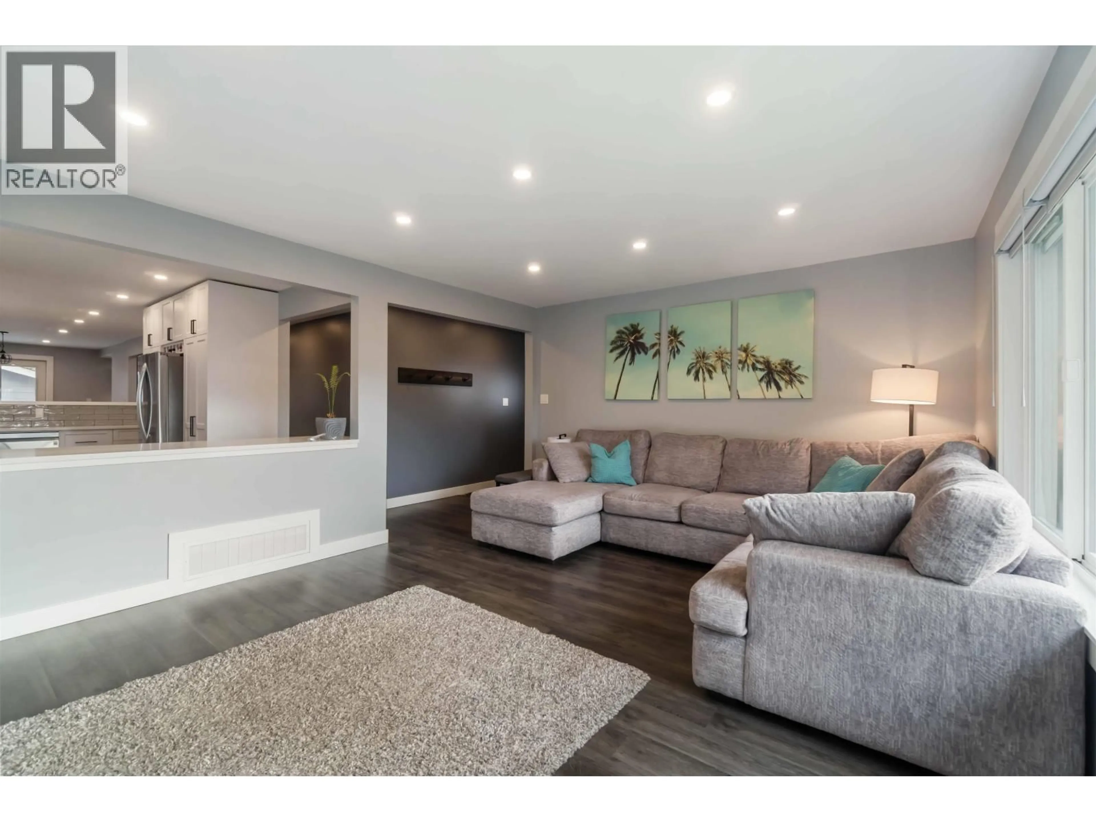 Living room with furniture, unknown for 415 ALBERTA STREET, New Westminster British Columbia V3L3J6