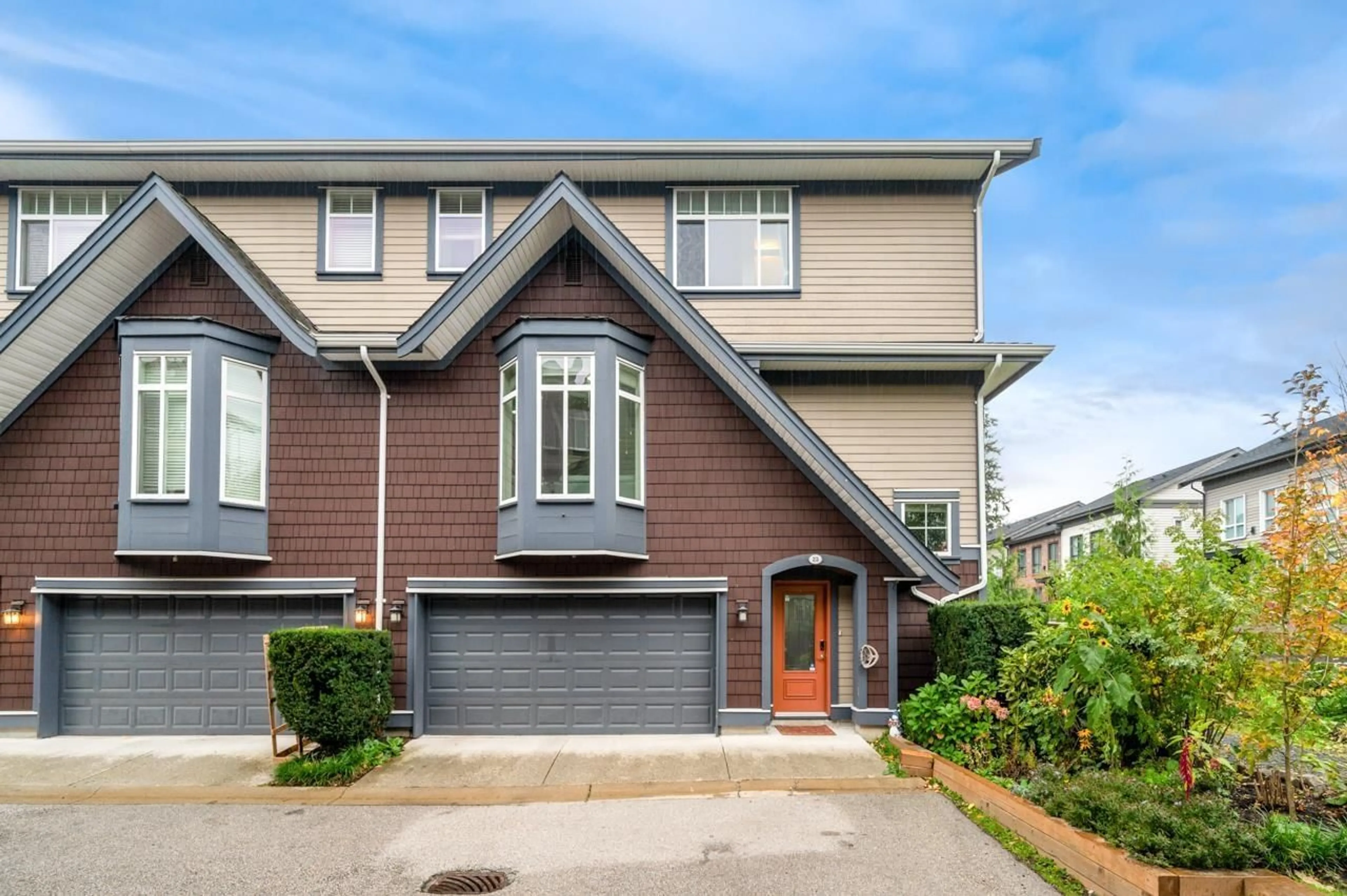 Home with vinyl exterior material, street for 23 - 15977 26, Surrey British Columbia V3Z2W7