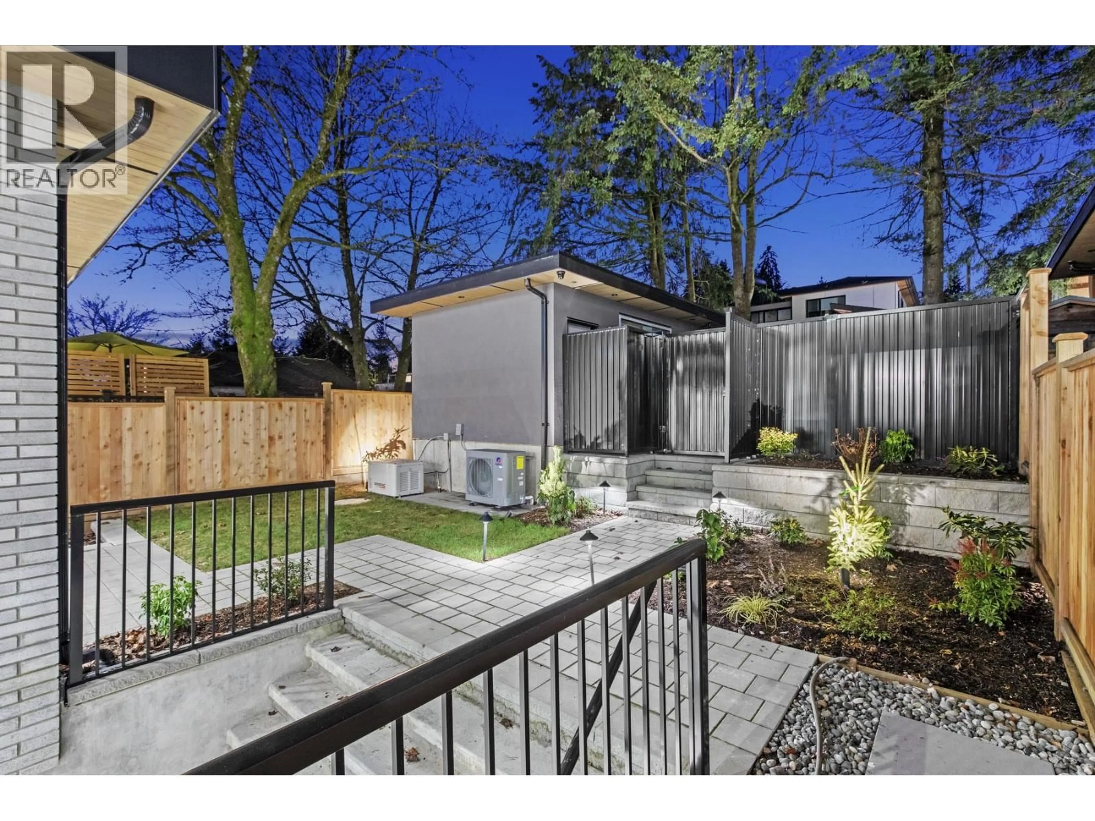 Patio, street for 3071 FROMME ROAD, North Vancouver British Columbia V7K2C8