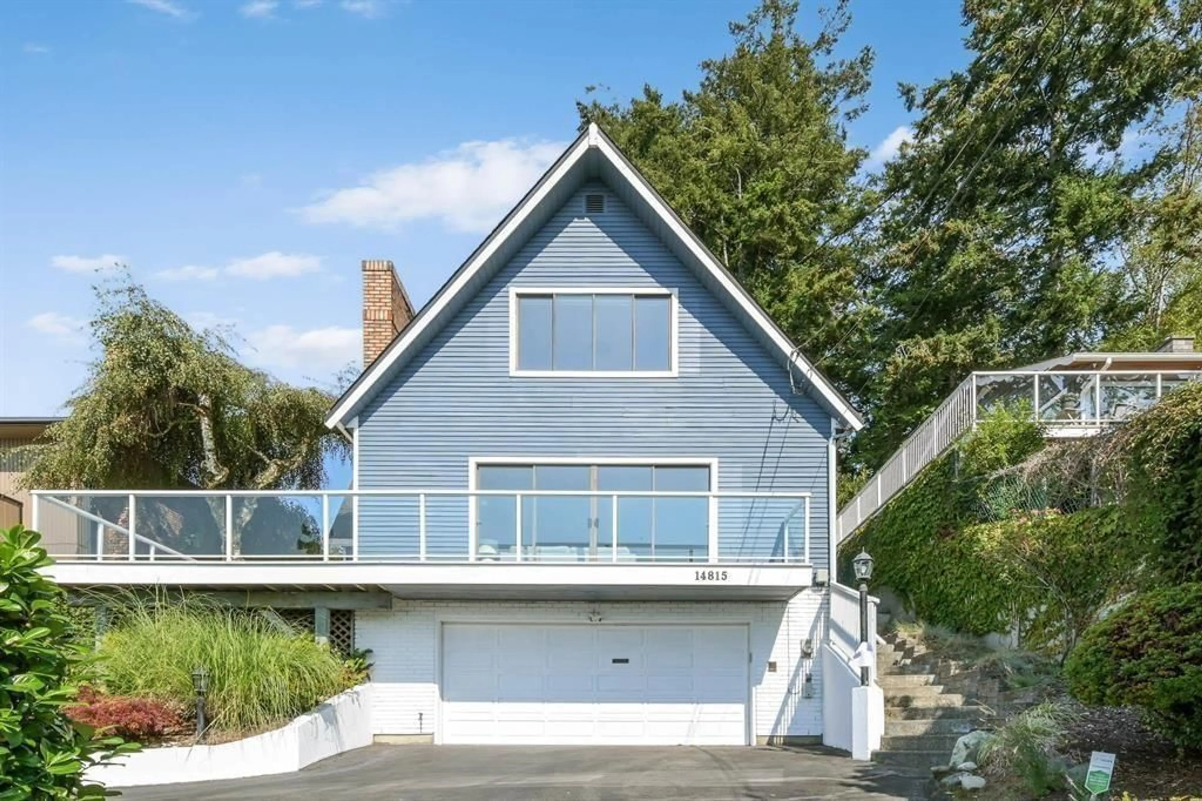 Home with vinyl exterior material, water/lake/river/ocean view for 14815 HARDIE, White Rock British Columbia V4B2H6