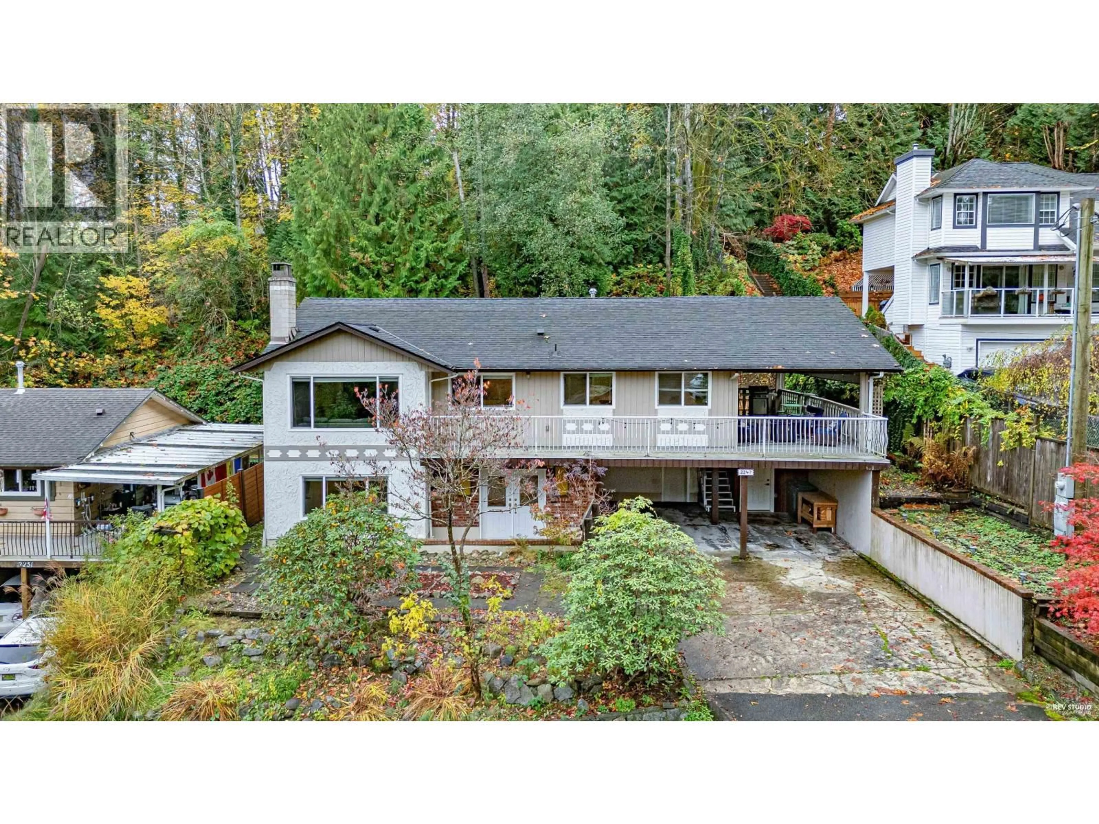 A pic from outside/outdoor area/front of a property/back of a property/a pic from drone, unknown for 2247 PARK CRESCENT, Coquitlam British Columbia V3J6T3