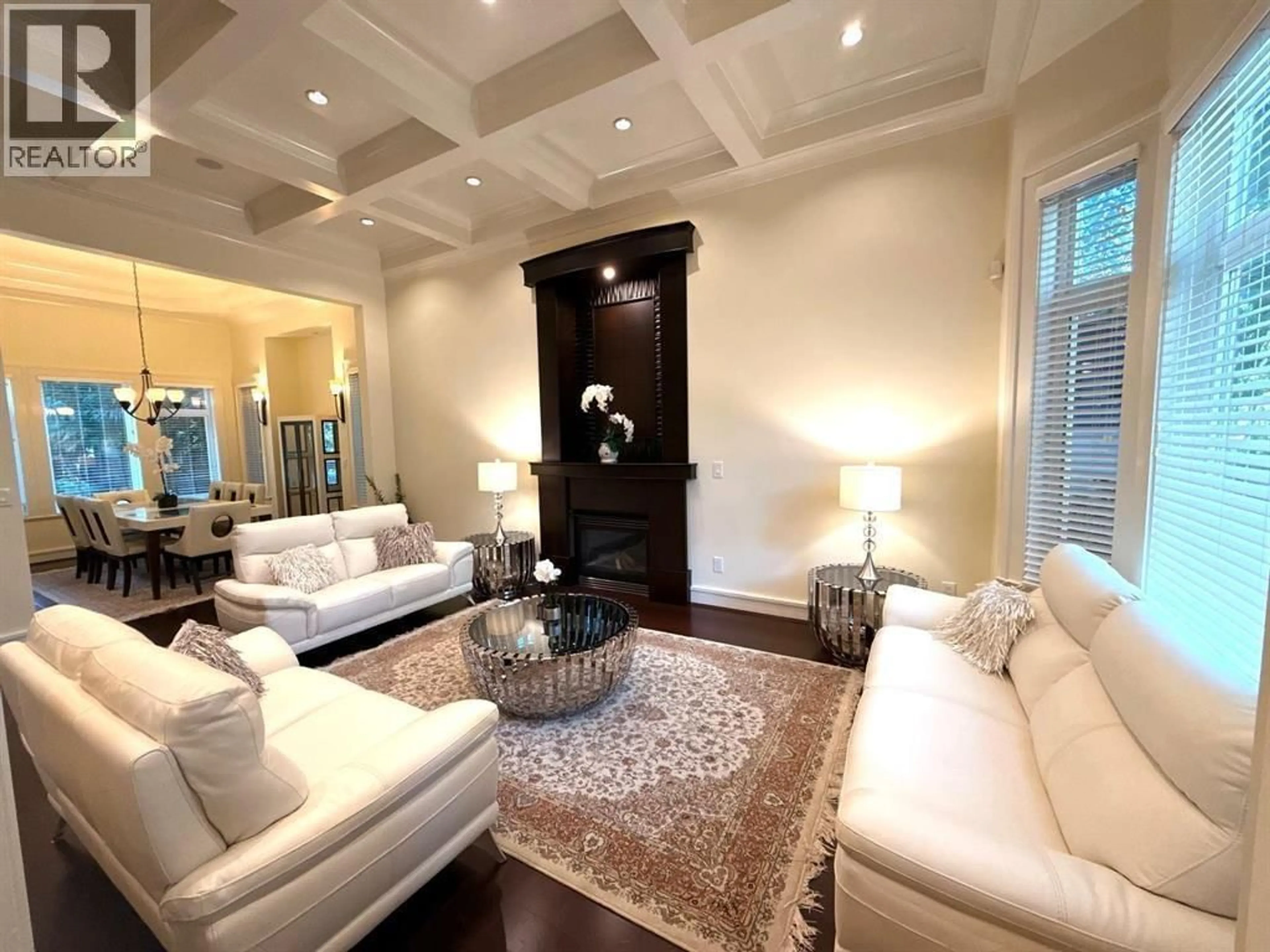 Living room with furniture, unknown for 1017 CANYON BOULEVARD, North Vancouver British Columbia V7R2K3